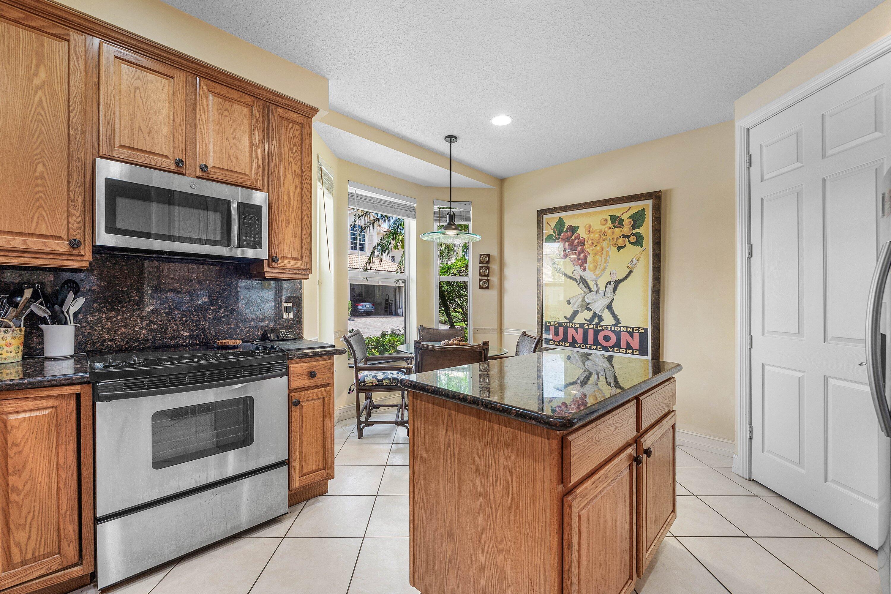 6166 Island Walk B Property Photo 6