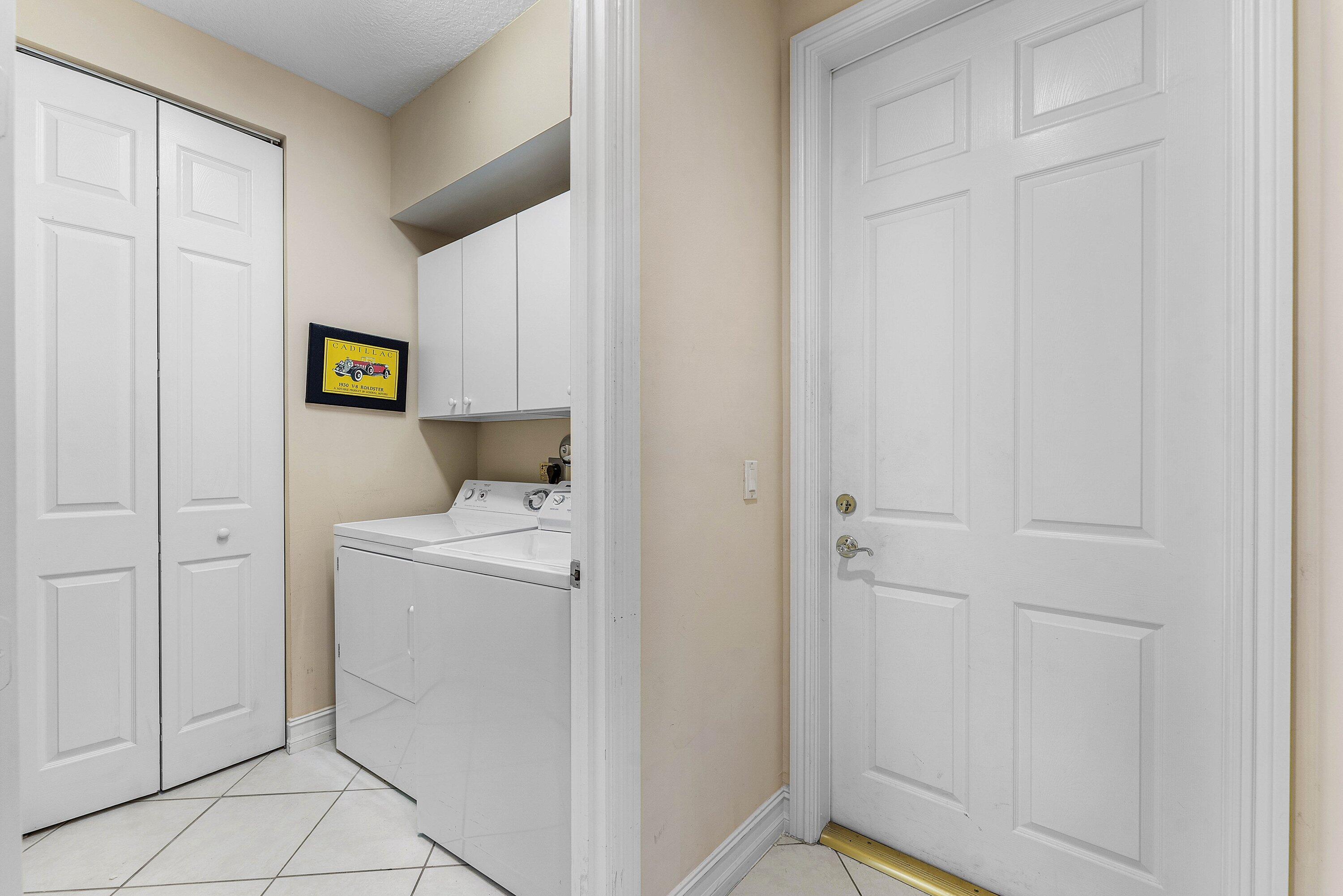 6166 Island Walk B Property Photo 19
