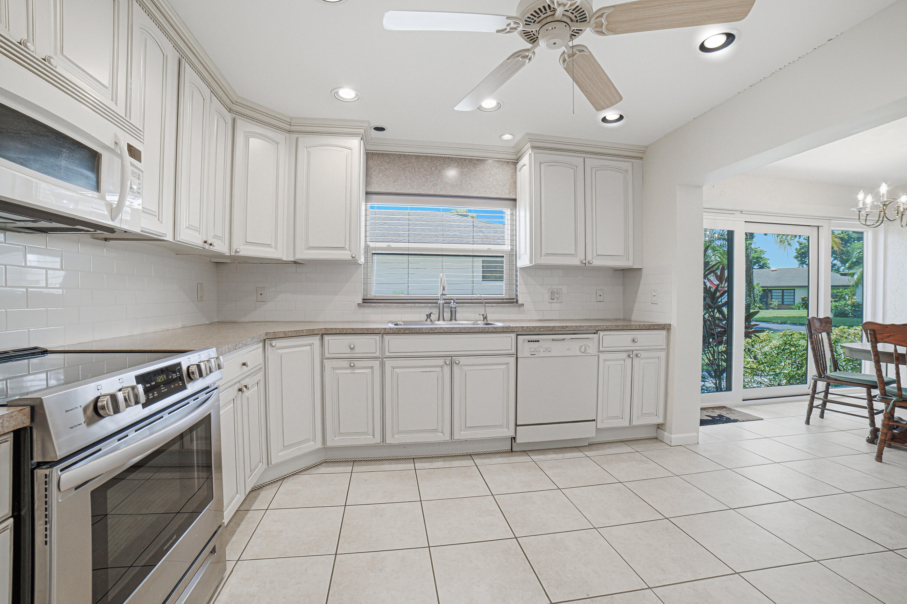 4843 Greentree Lane B Property Photo 6
