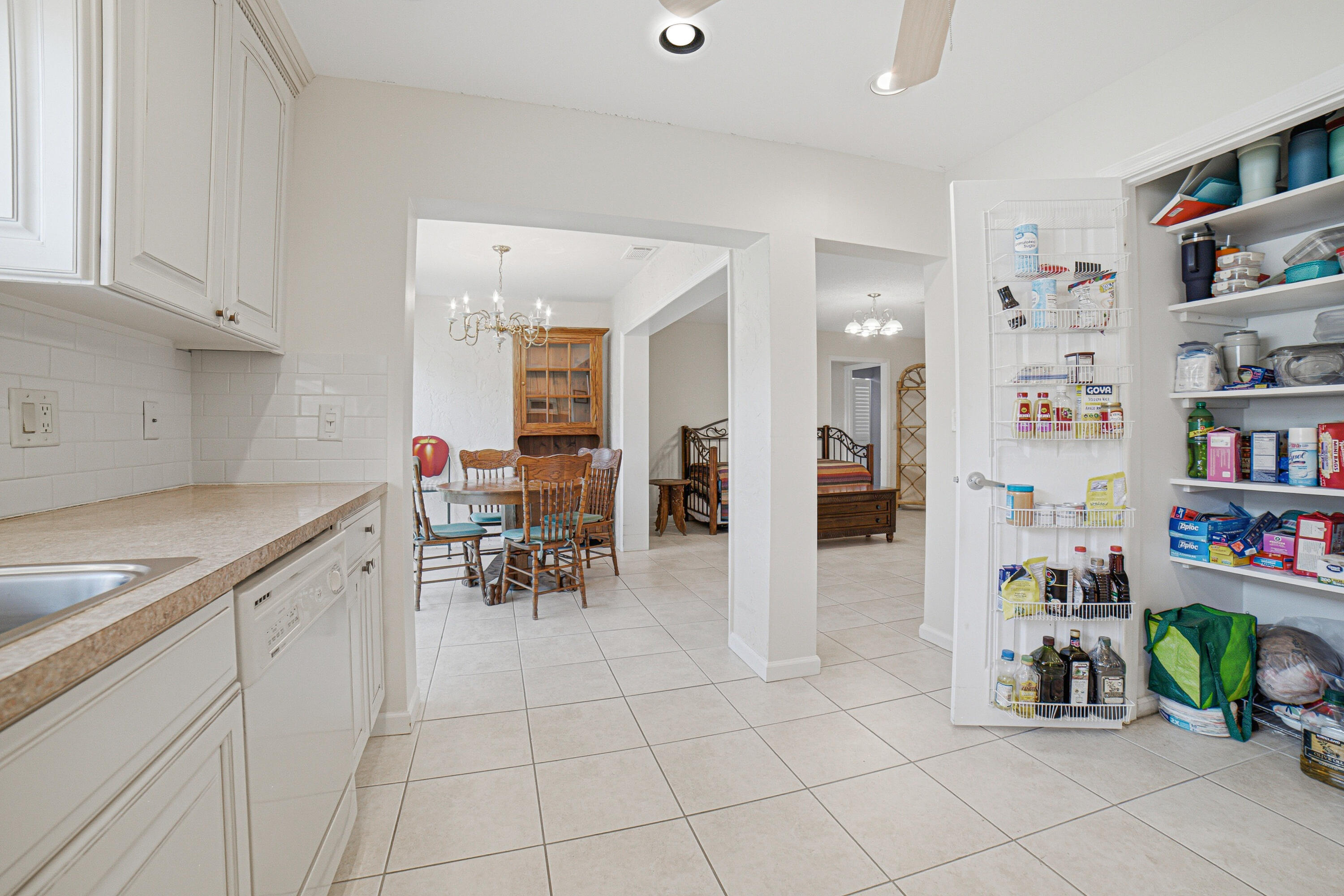 4843 Greentree Lane B Property Photo 7