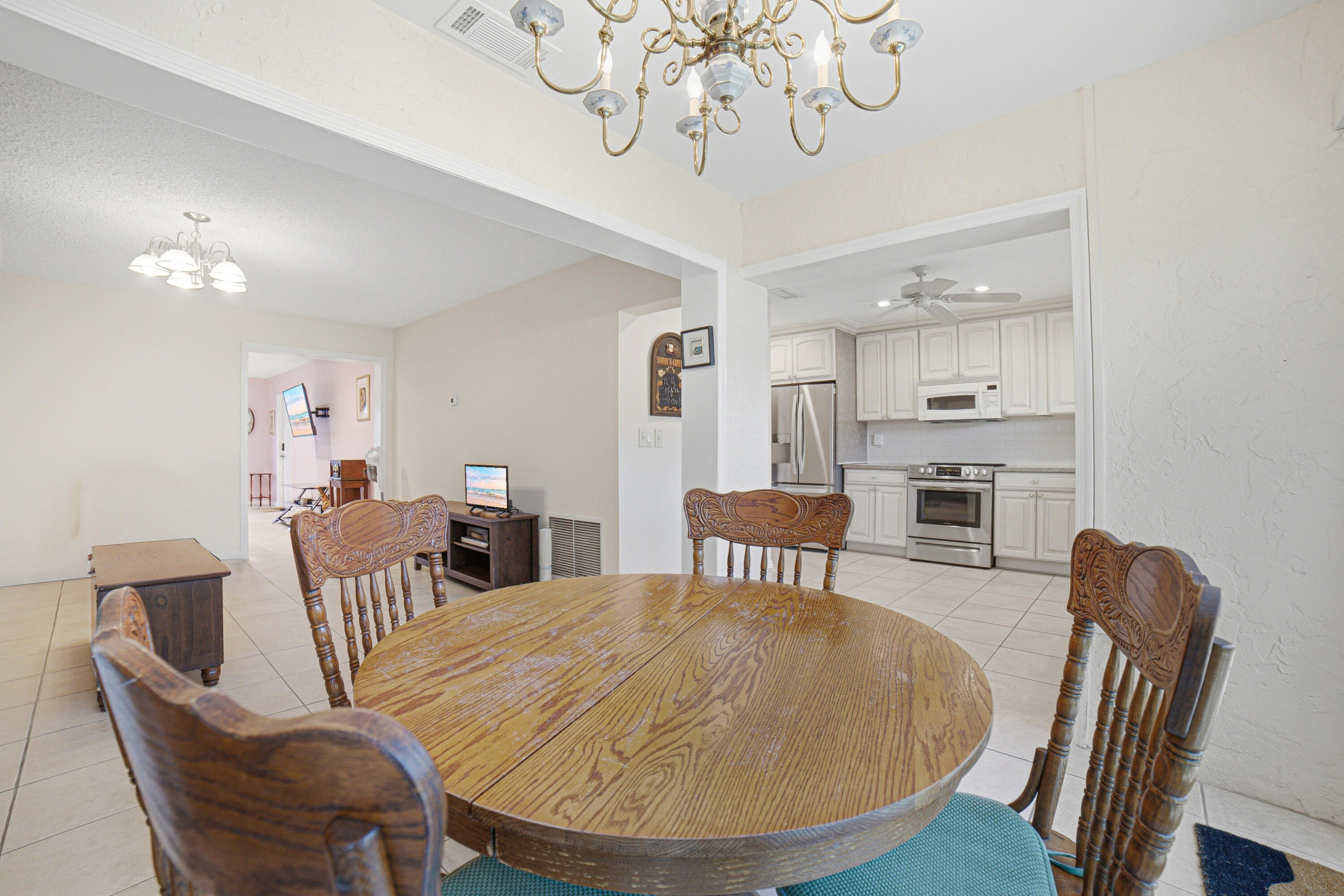 4843 Greentree Lane B Property Photo 9