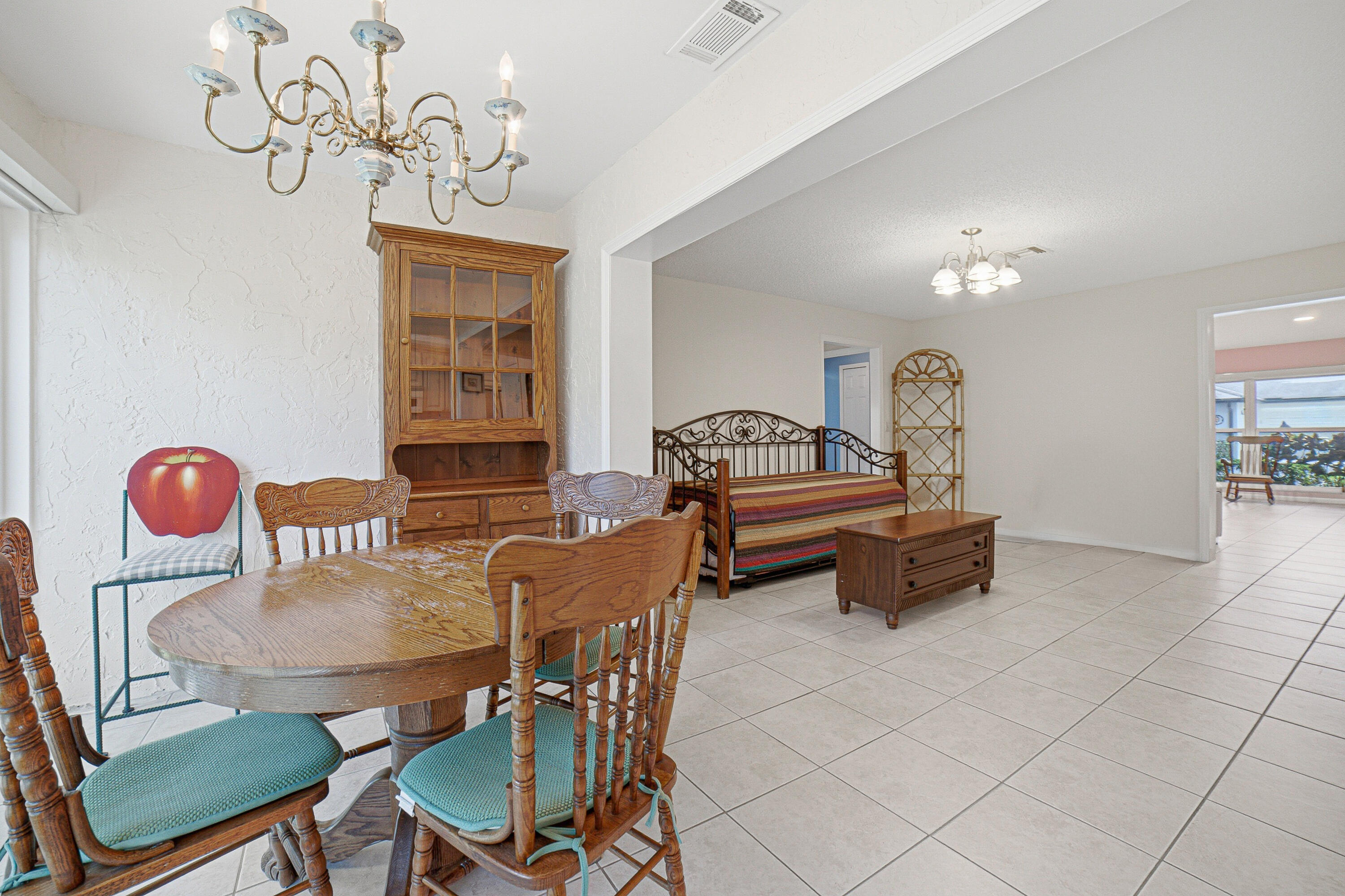 4843 Greentree Lane B Property Photo 10