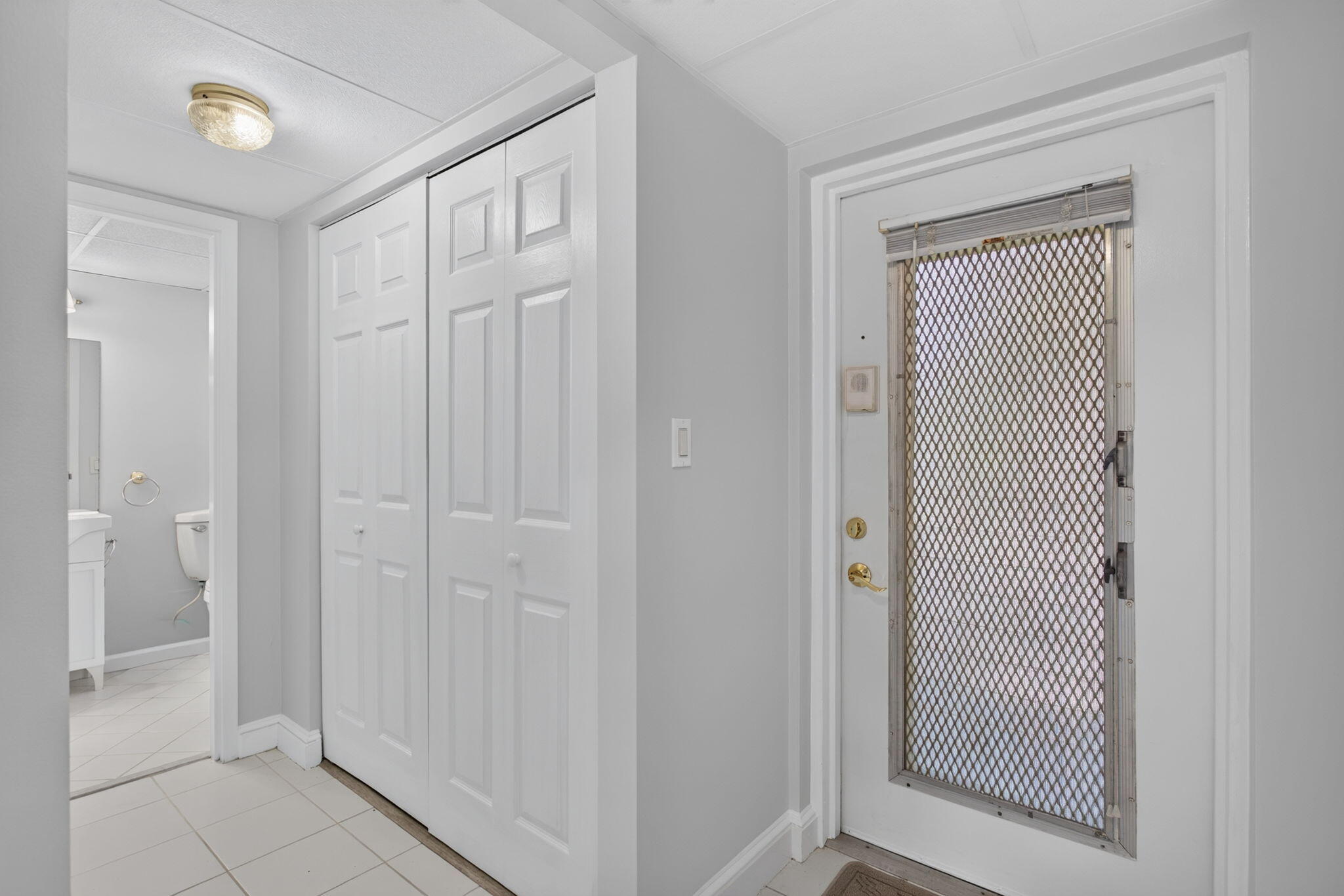 1030 Country Club Drive 205 Property Photo 3