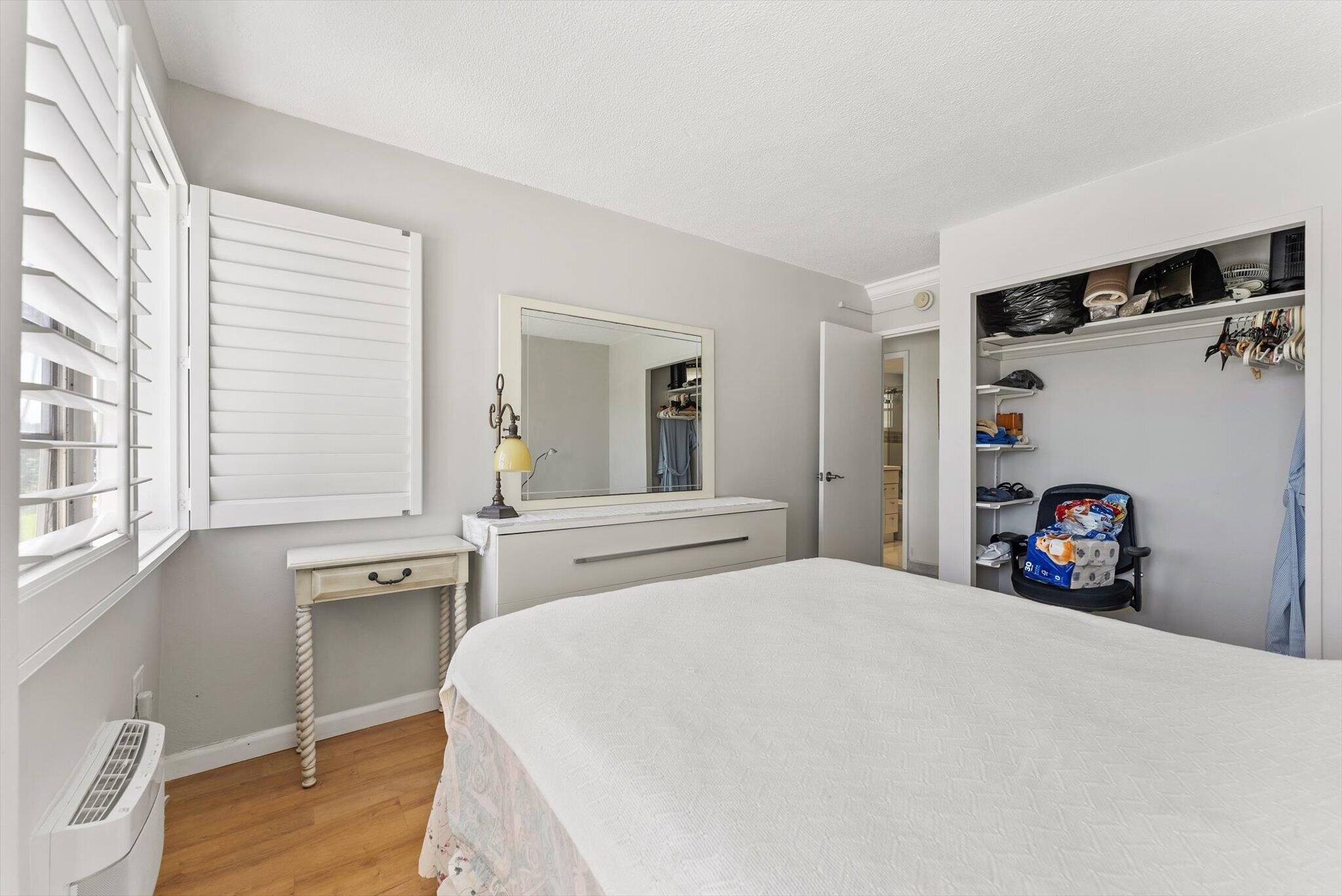220 Kings Point Drive 210 Property Photo 16