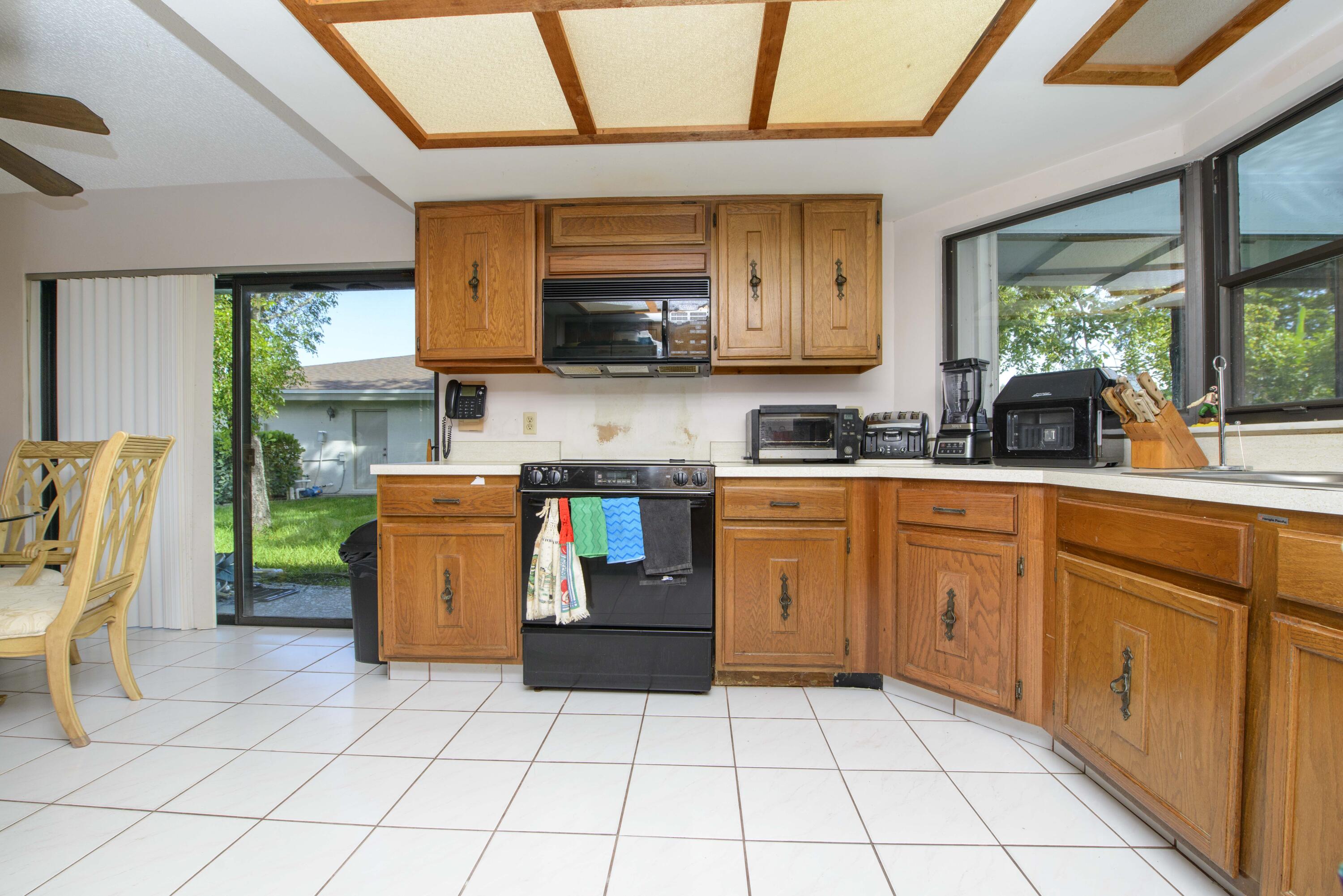 12403 Westhall Place Property Photo 25