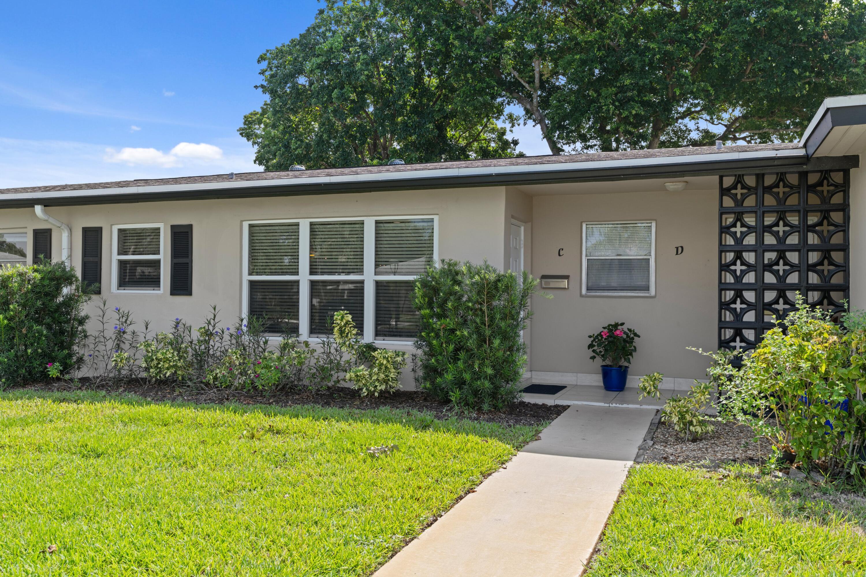 947 Circle Drive C Property Photo 1