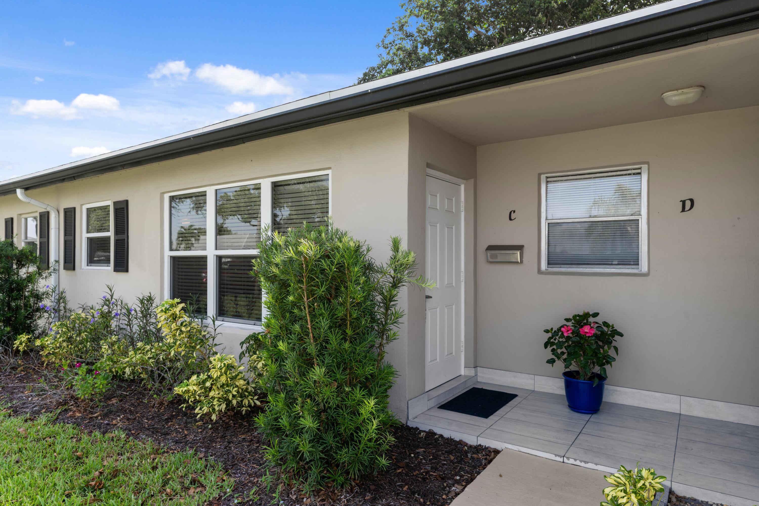 947 Circle Drive C Property Photo 2