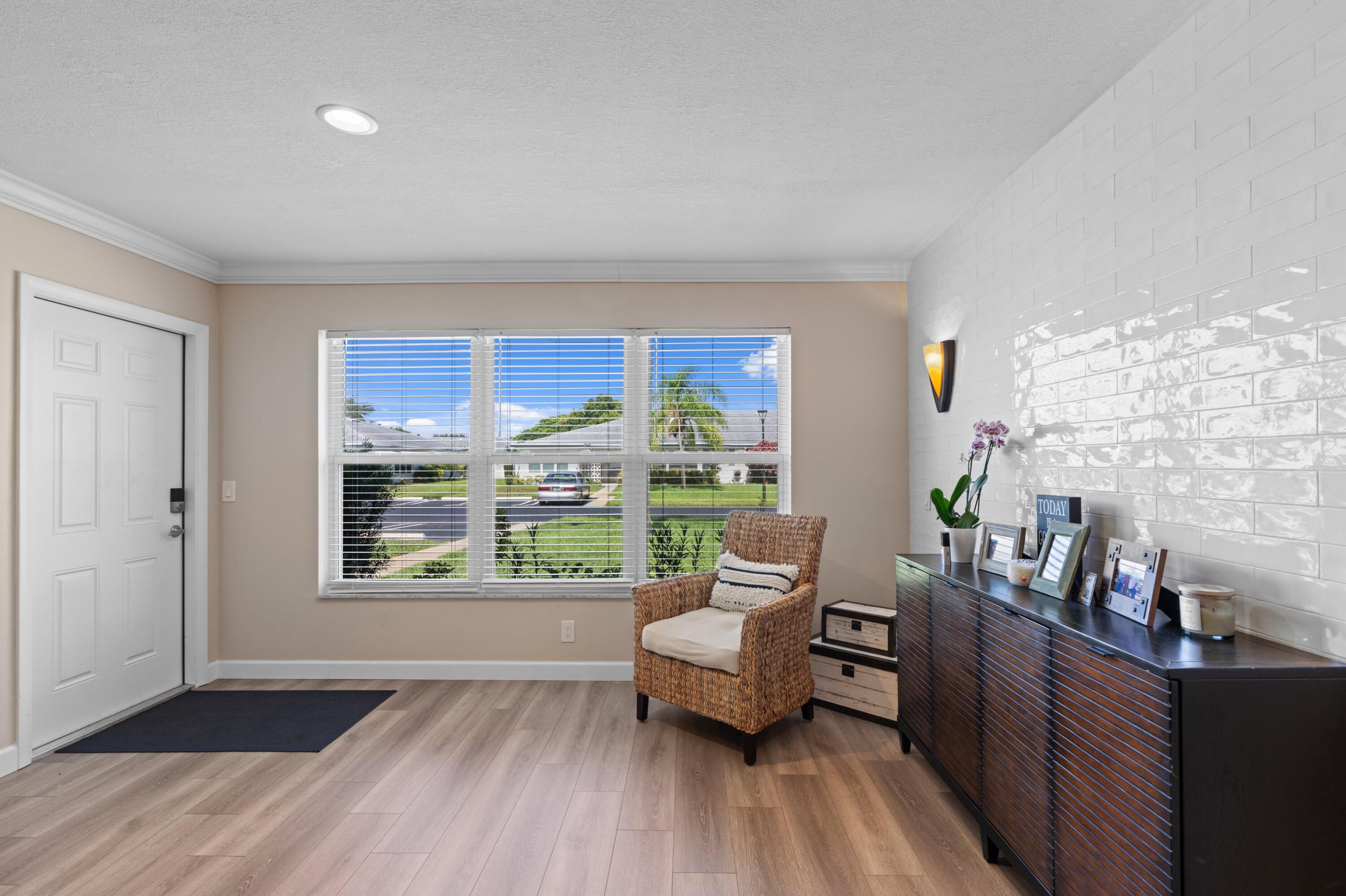 947 Circle Drive C Property Photo 4