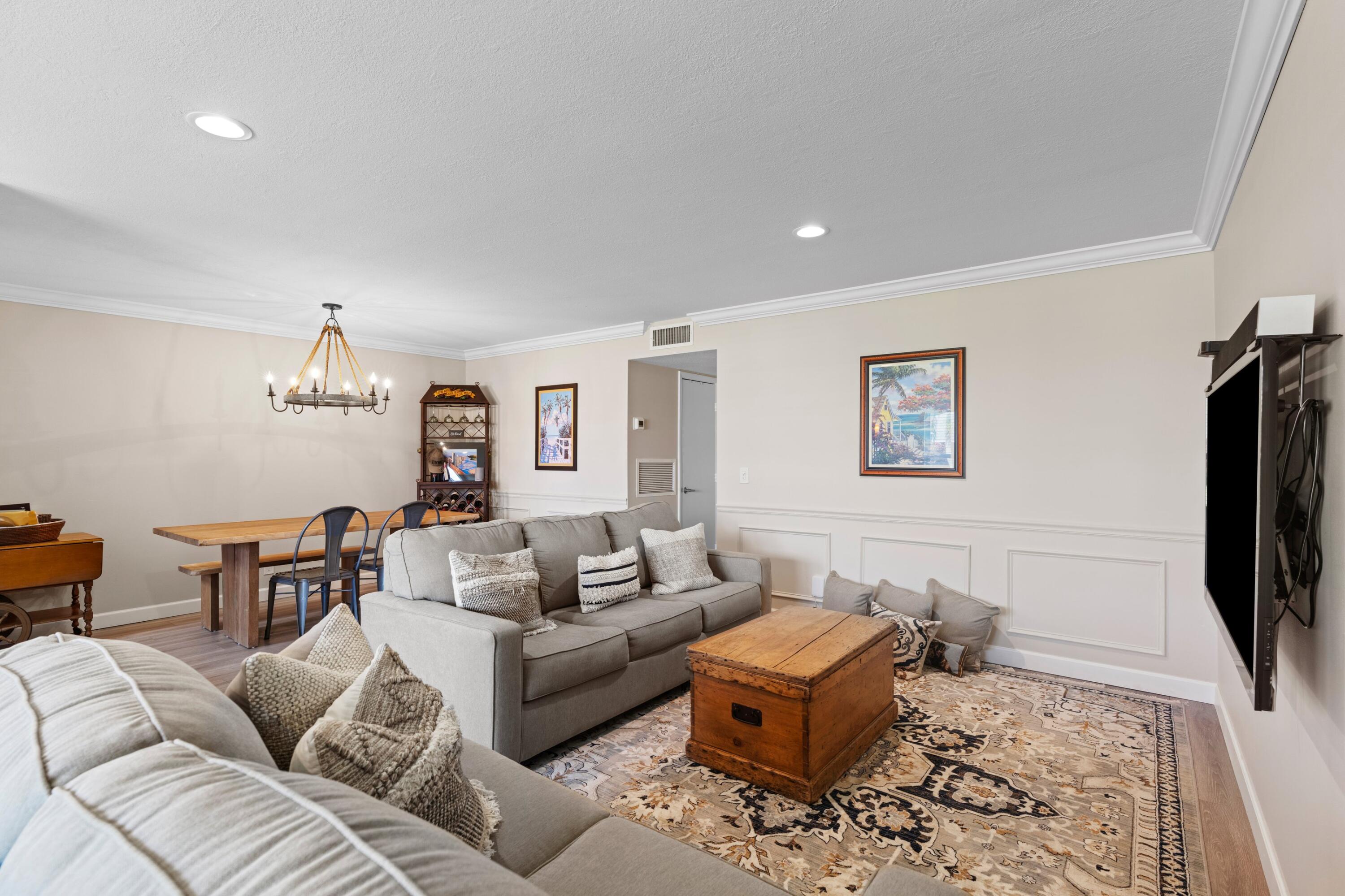 947 Circle Drive C Property Photo 5