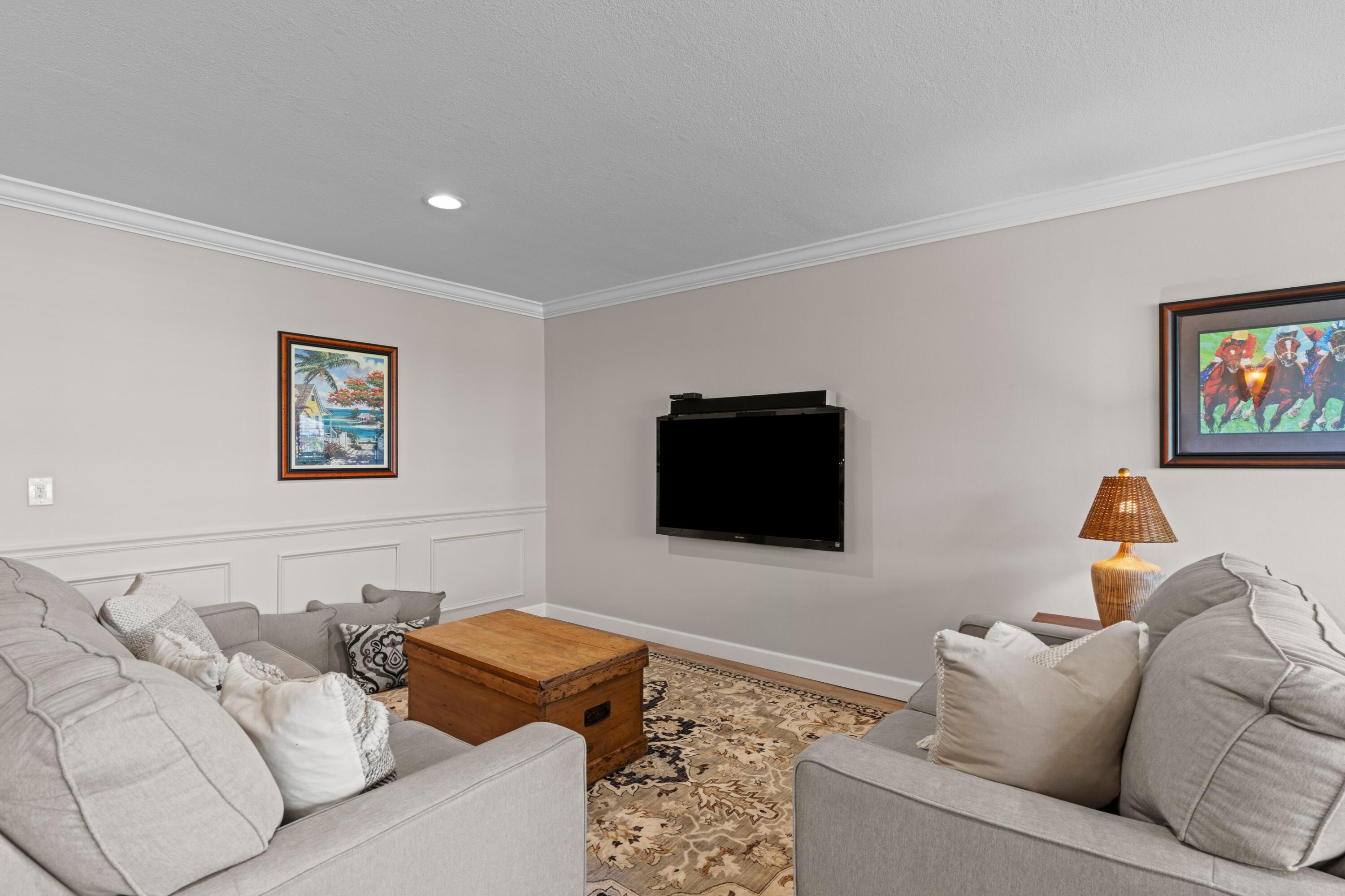 947 Circle Drive C Property Photo 7