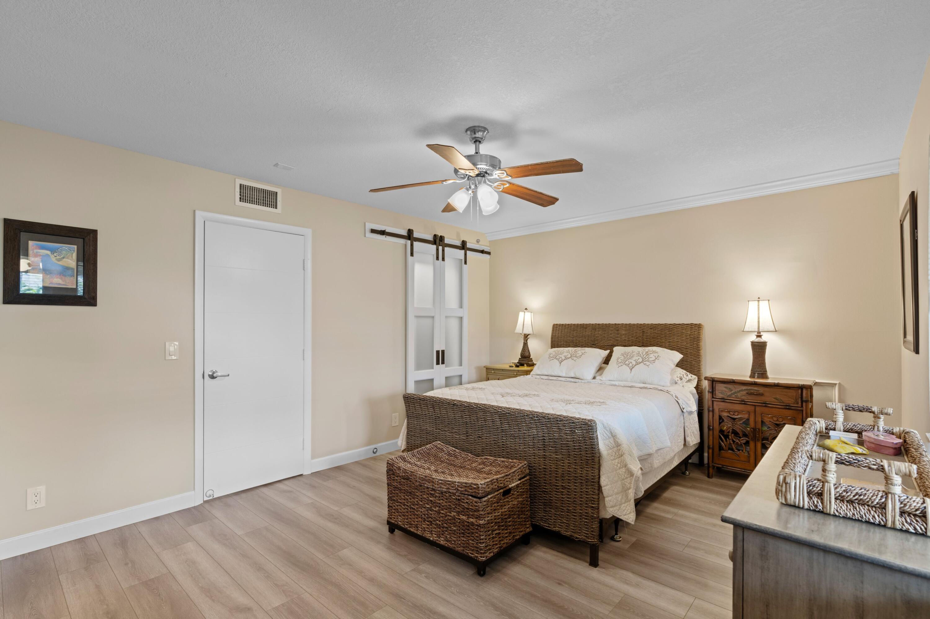 947 Circle Drive C Property Photo 16