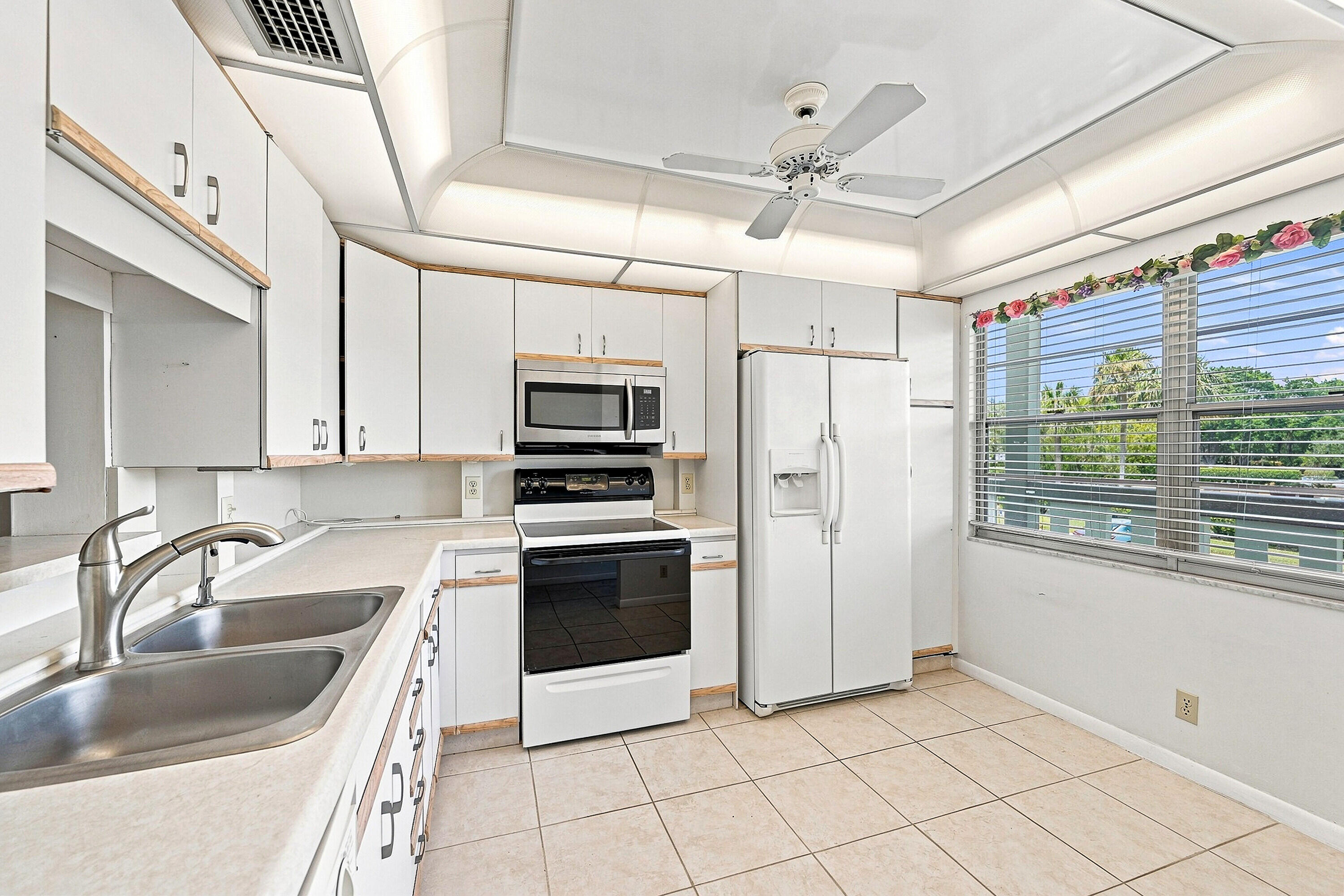 2901 Victoria Circle D2 Property Photo 10