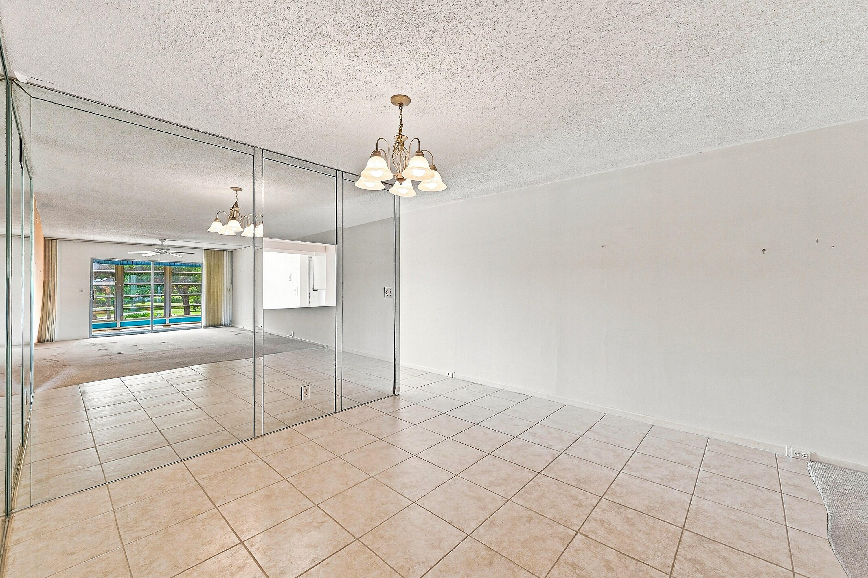 2901 Victoria Circle D2 Property Photo 11