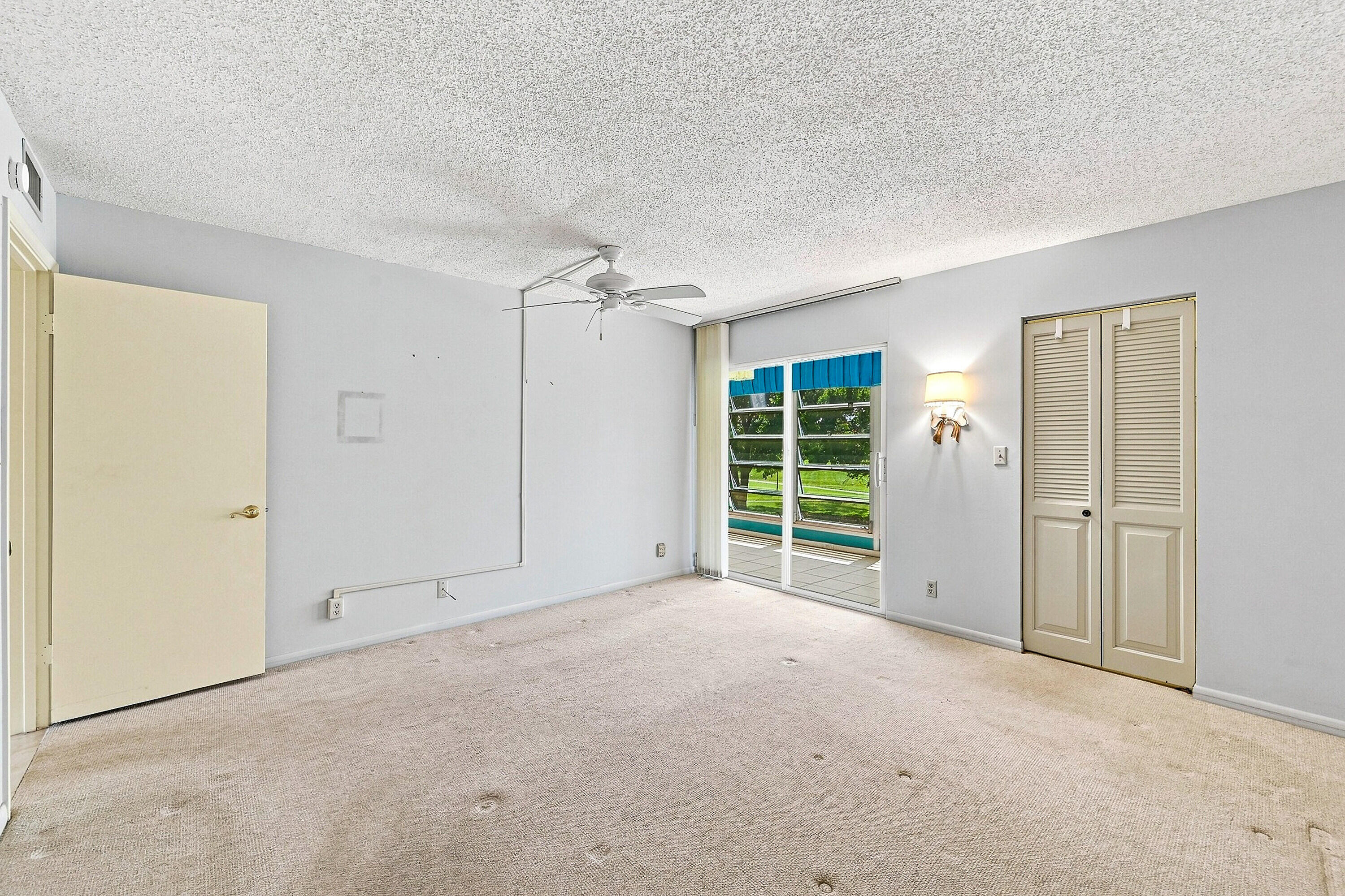 2901 Victoria Circle D2 Property Photo 21