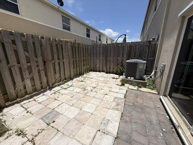 561 Ne 5th Way Property Photo 10