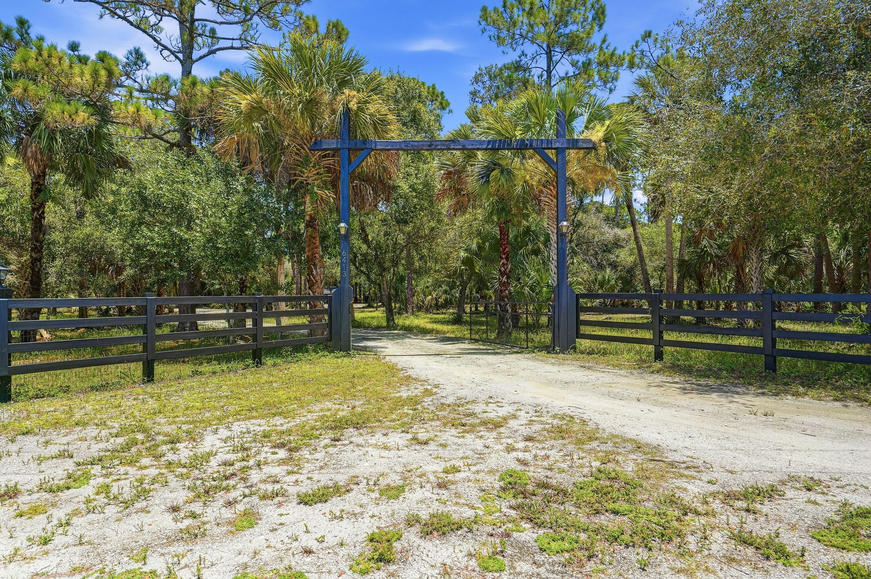6413 S Header Canal Road Property Photo 10
