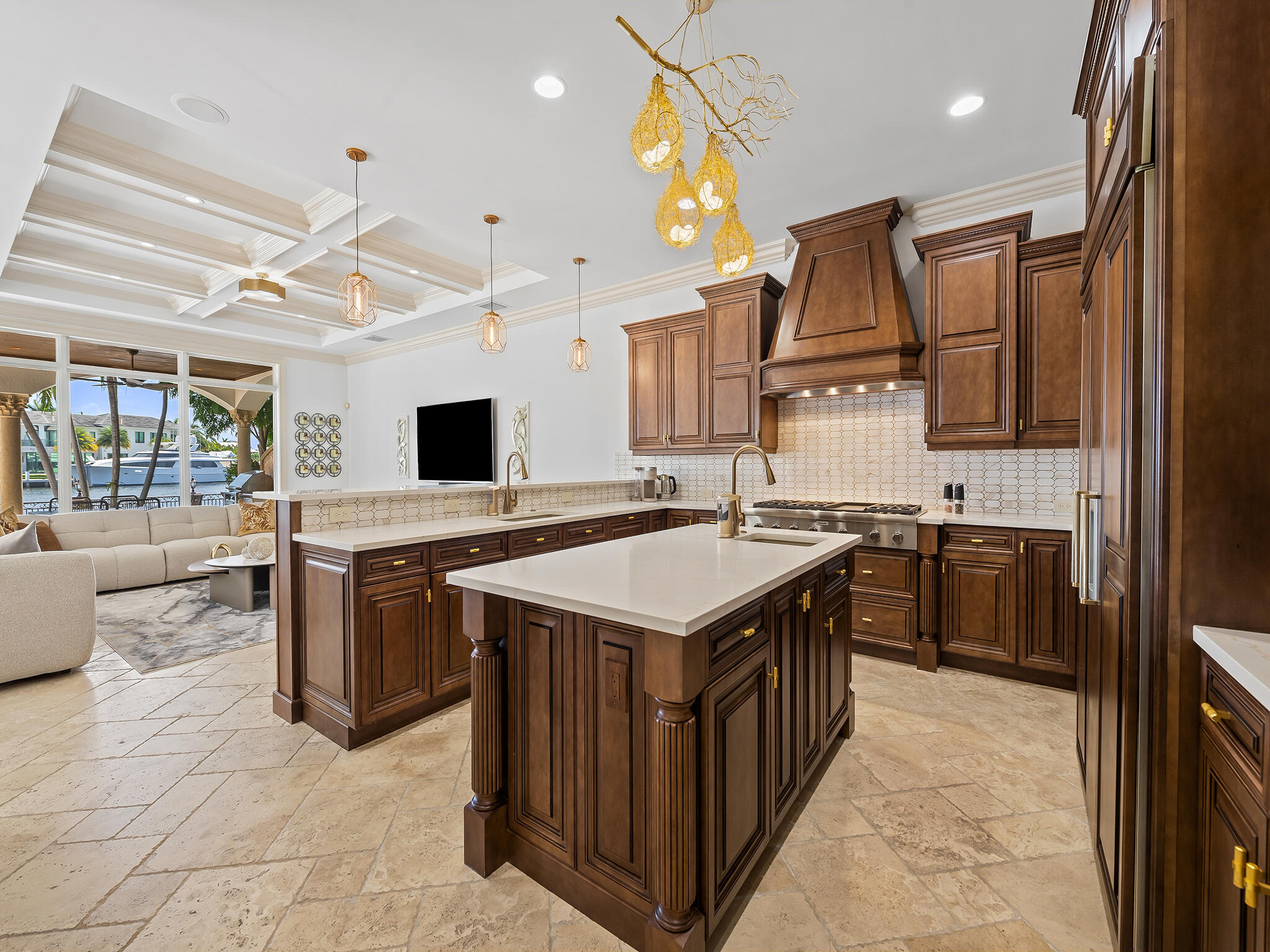 639 Middle River Drive Property Photo 14
