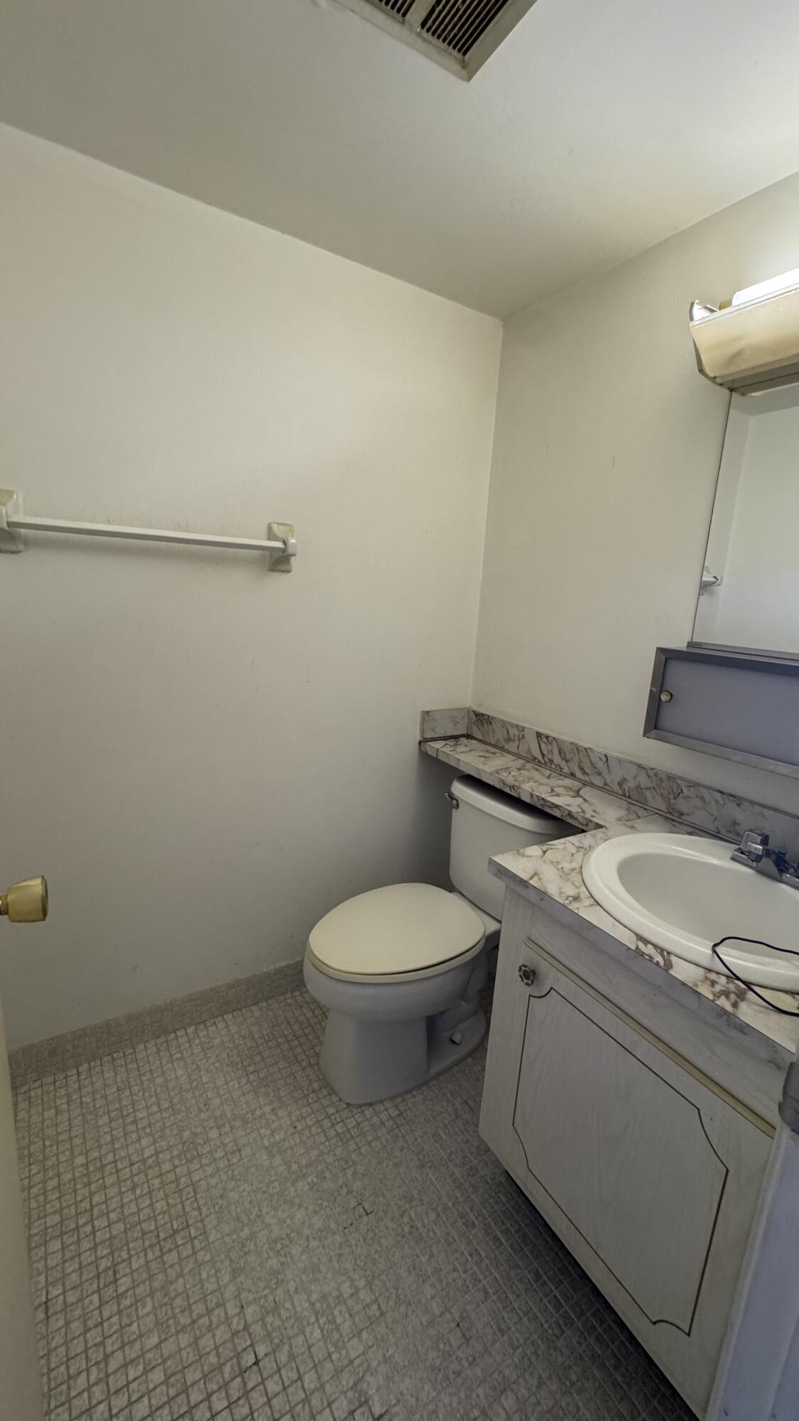 100 Village Green Circle E 314 Property Photo 5