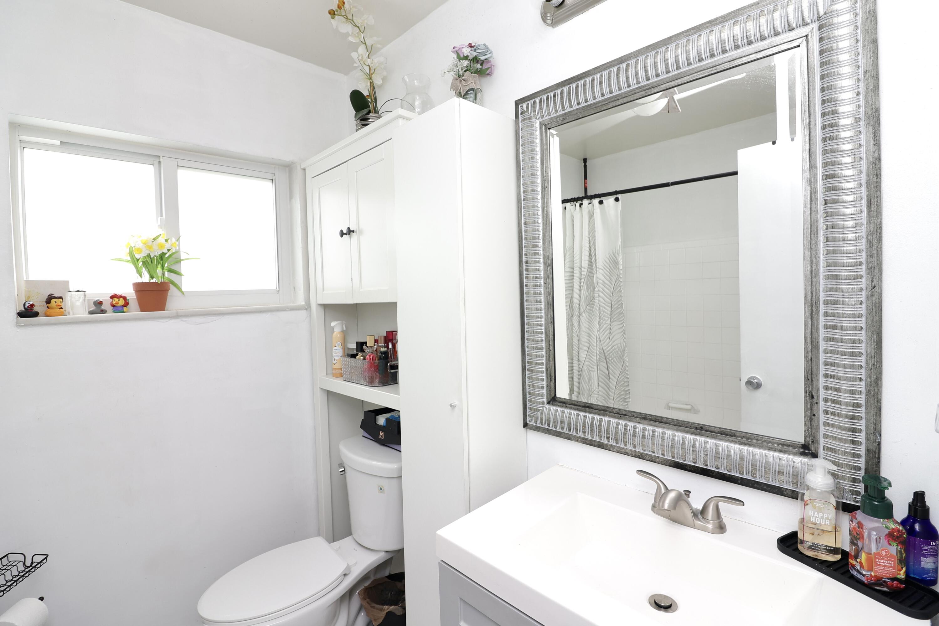 8103 Nw 58th Place Property Photo 11