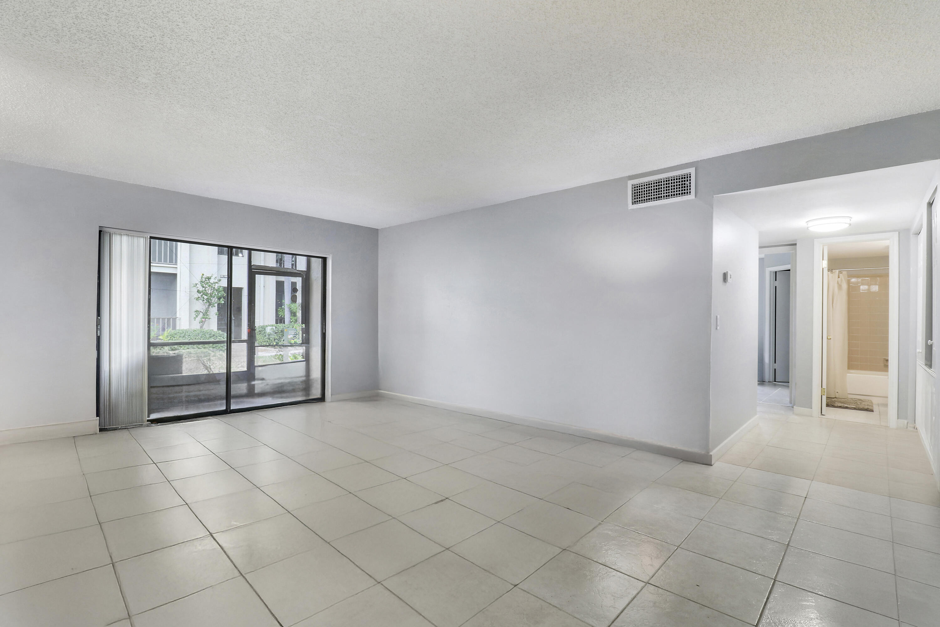150 Pineview Road C4 Property Photo 5
