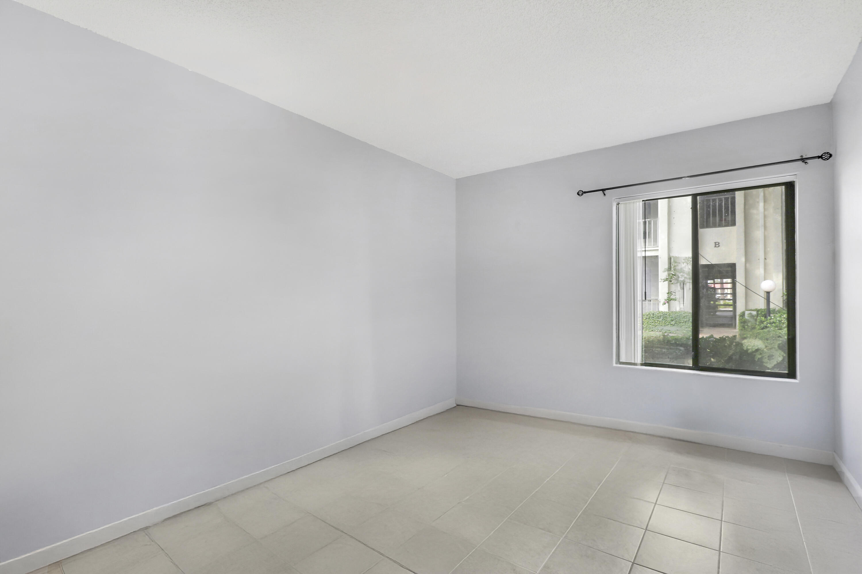 150 Pineview Road C4 Property Photo 13