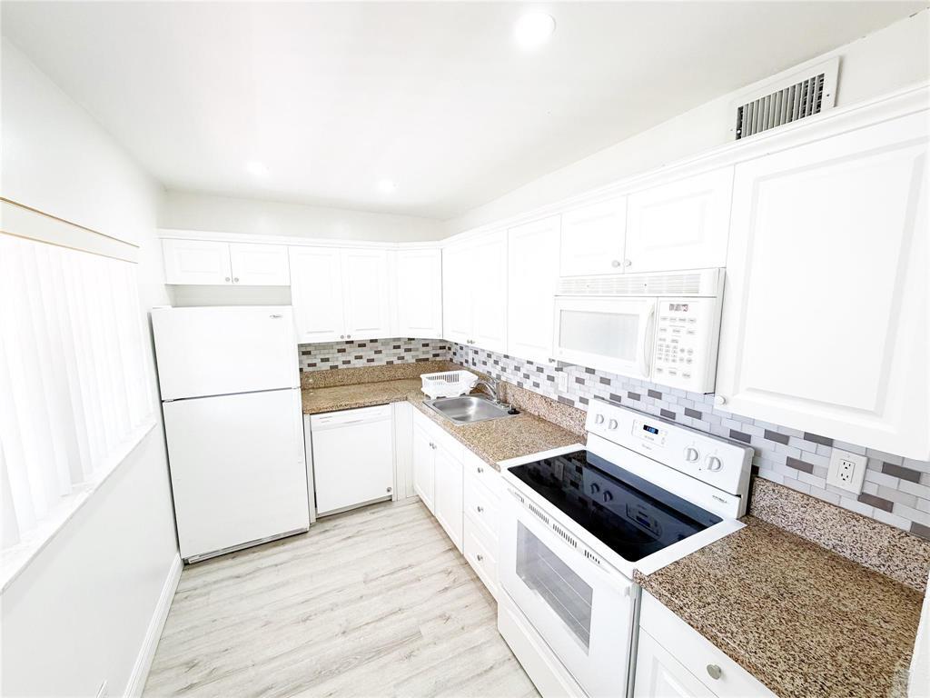 2710 Riverside Drive 201-a Property Photo 4