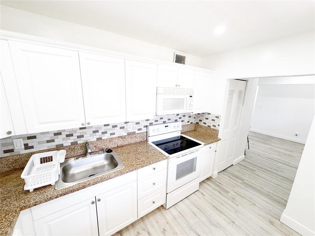 2710 Riverside Drive 201-a Property Photo 6