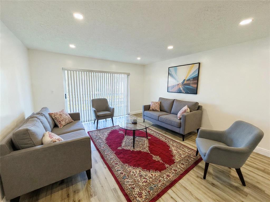 2710 Riverside Drive 201-a Property Photo 9