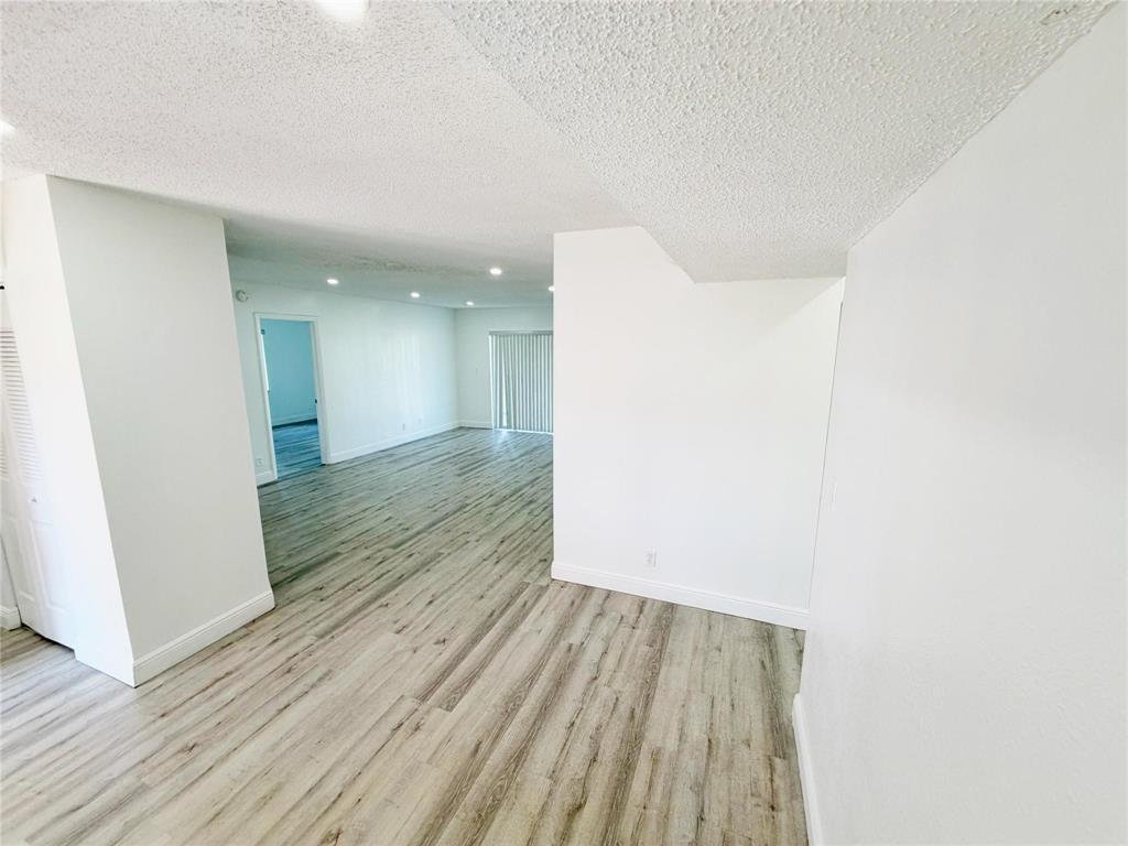 2710 Riverside Drive 201-a Property Photo 13