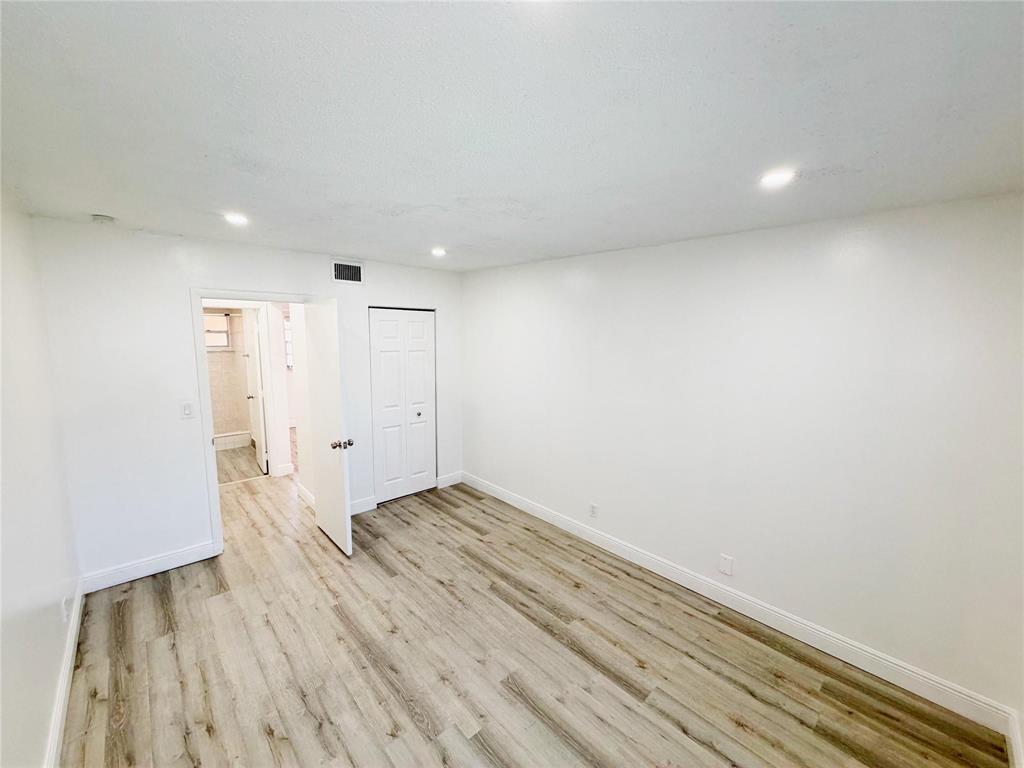 2710 Riverside Drive 201-a Property Photo 25