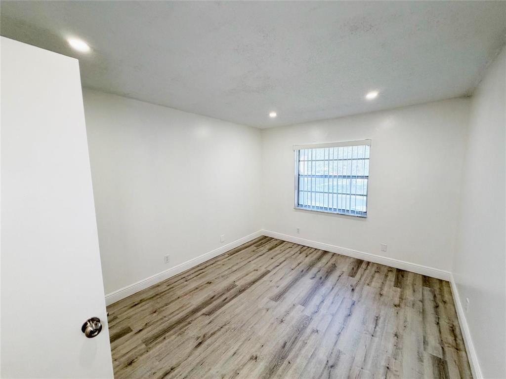 2710 Riverside Drive 201-a Property Photo 27