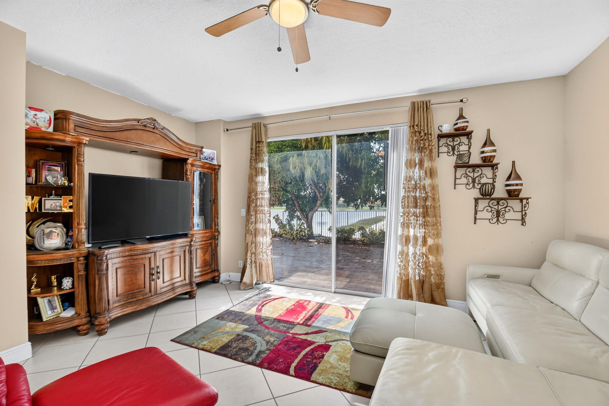 809 Triana Street Property Photo 10