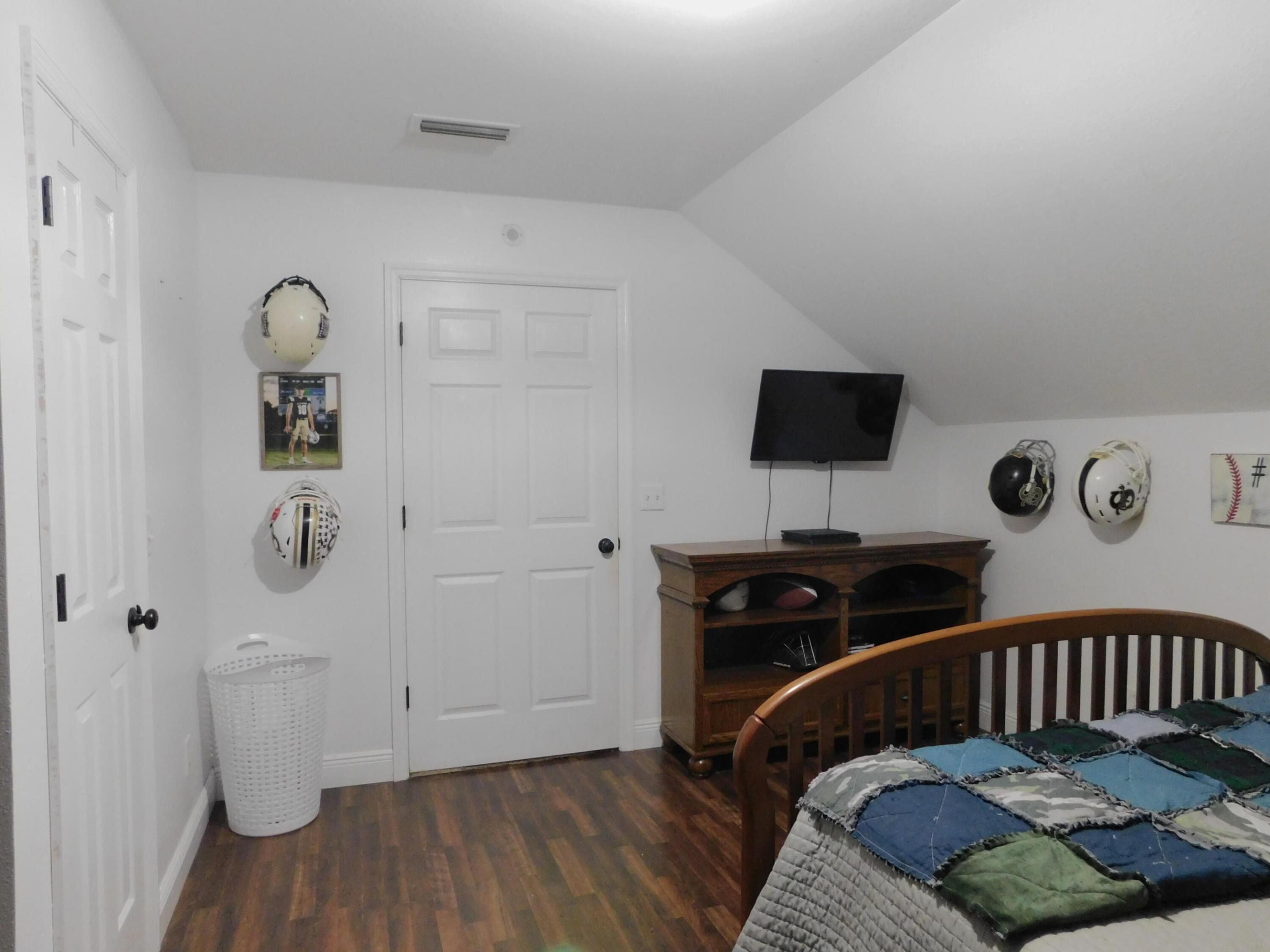 17576 Enoch Road Property Photo 57