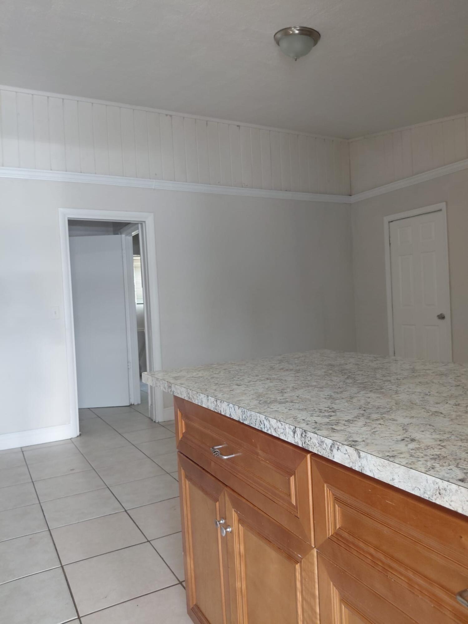 4610 Belvedere Road Unit 2 Property Photo 7