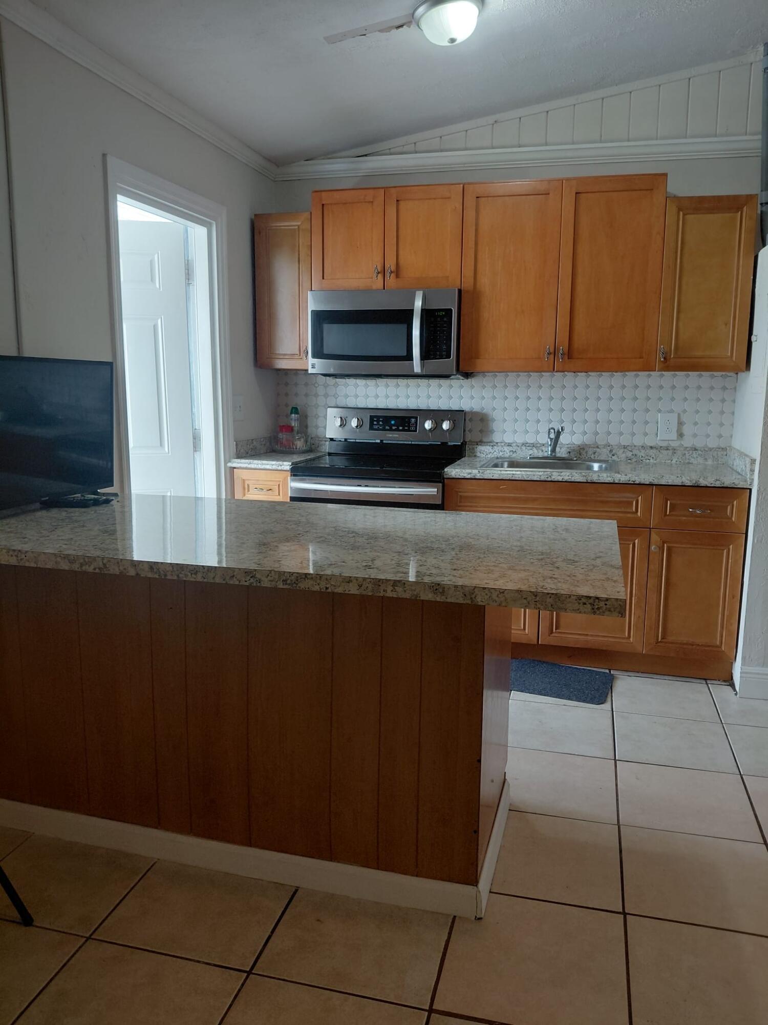 4610 Belvedere Road Unit 2 Property Photo 8