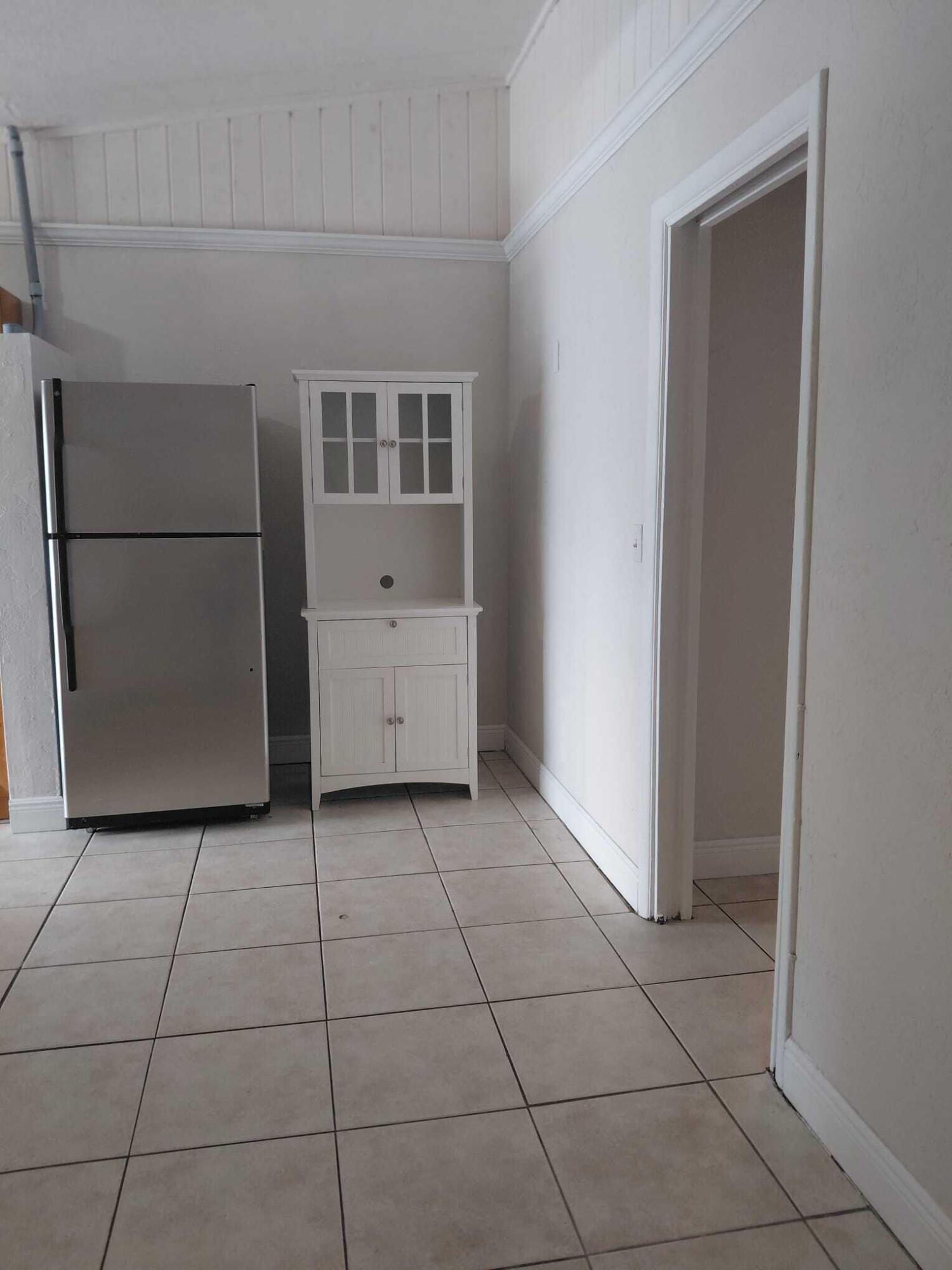 4610 Belvedere Road Unit 2 Property Photo 10