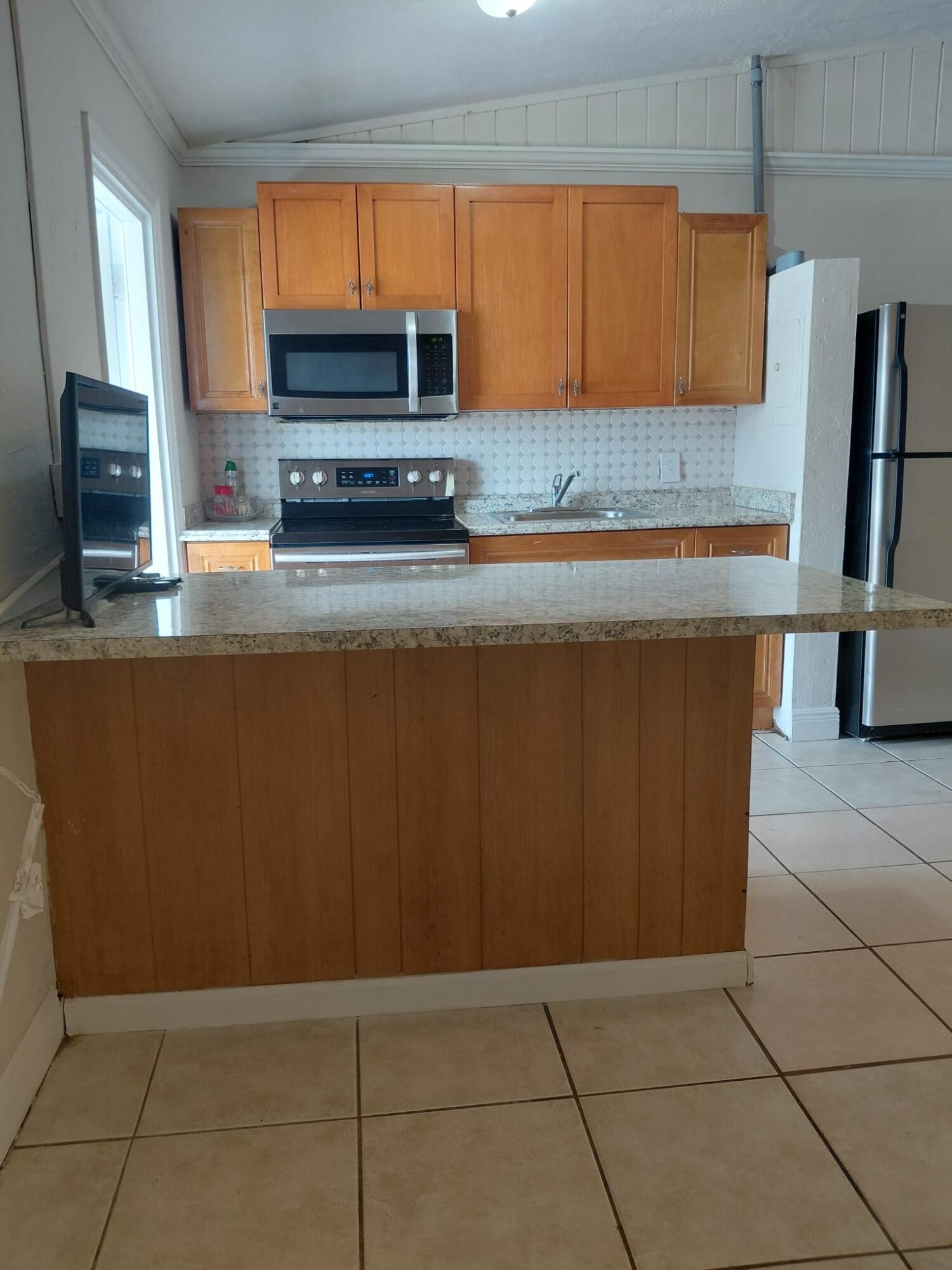 4610 Belvedere Road Unit 2 Property Photo 11