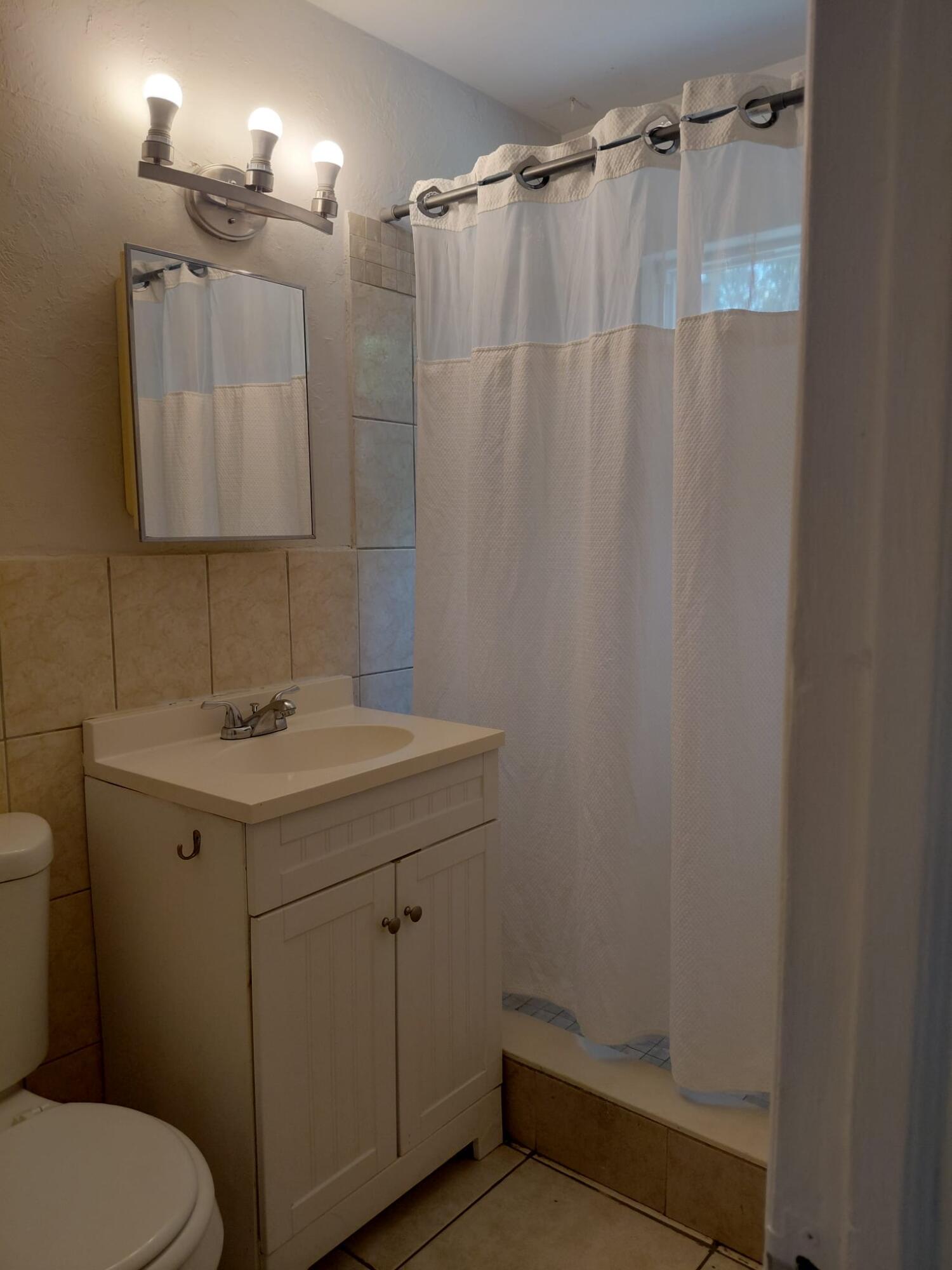 4610 Belvedere Road Unit 2 Property Photo 13