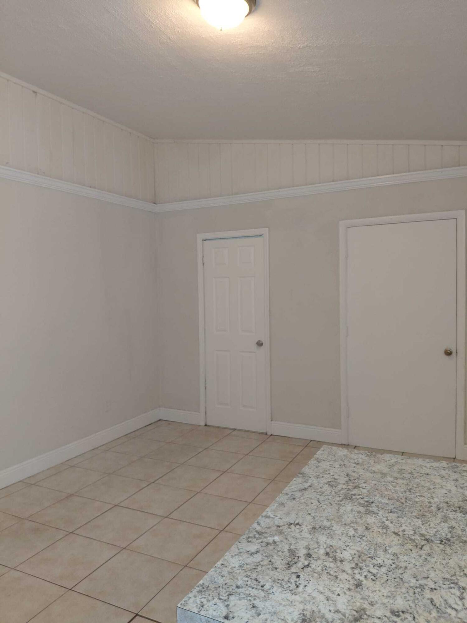 4610 Belvedere Road Unit 2 Property Photo 15