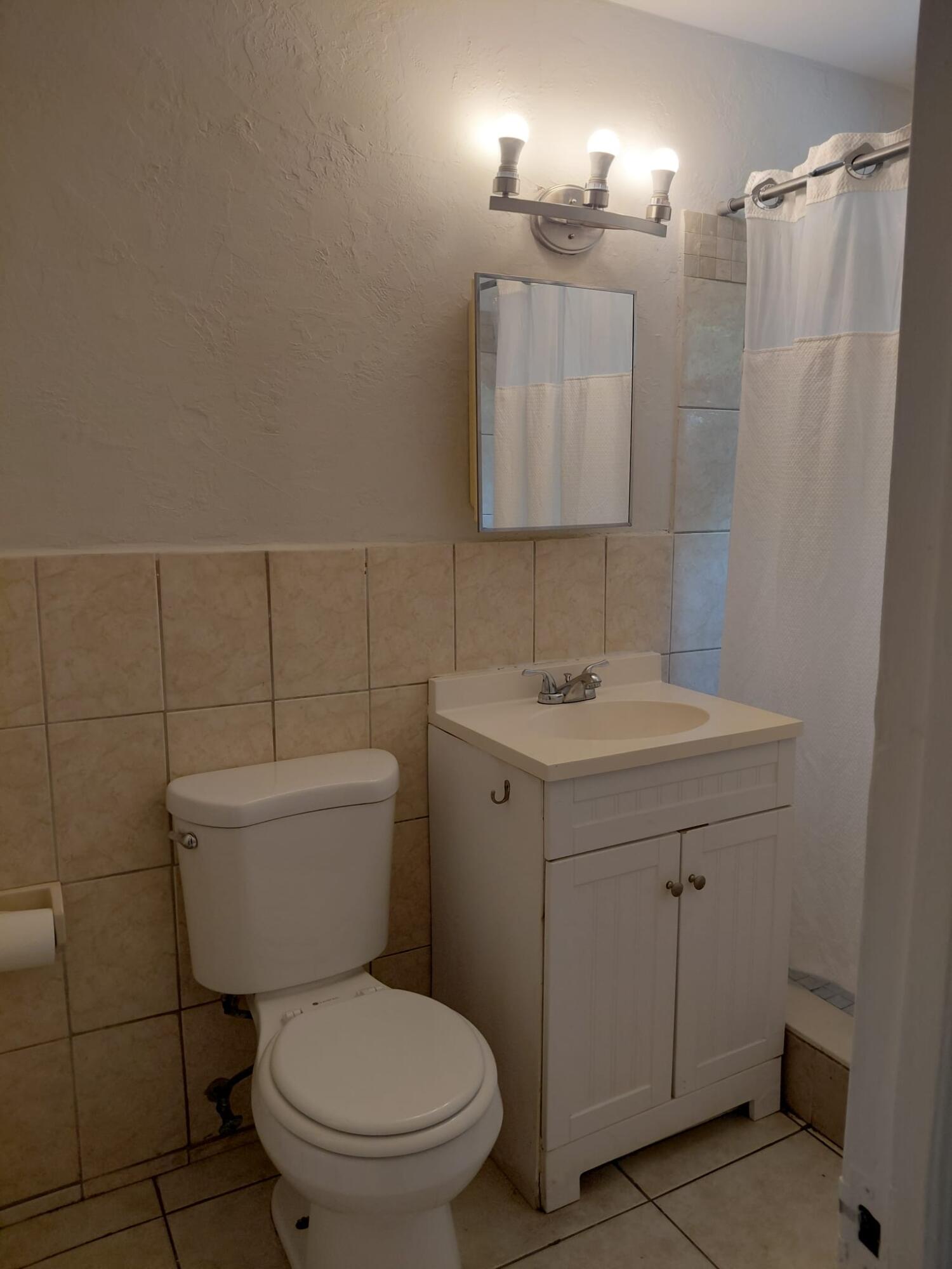 4610 Belvedere Road Unit 2 Property Photo 19