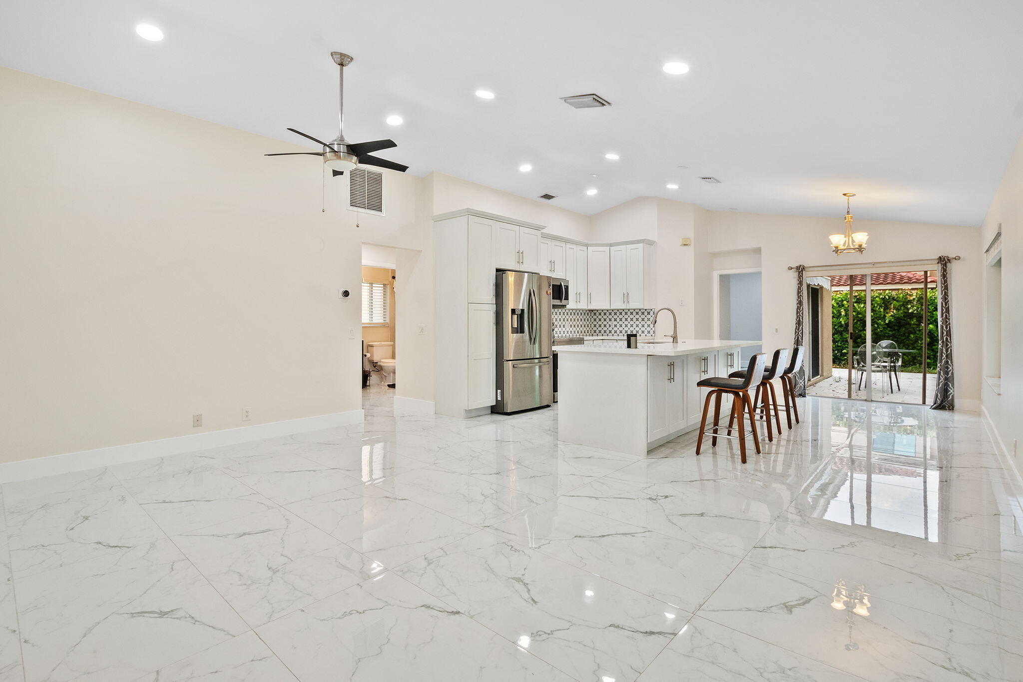 4498 Dogwood Circle Property Photo 6