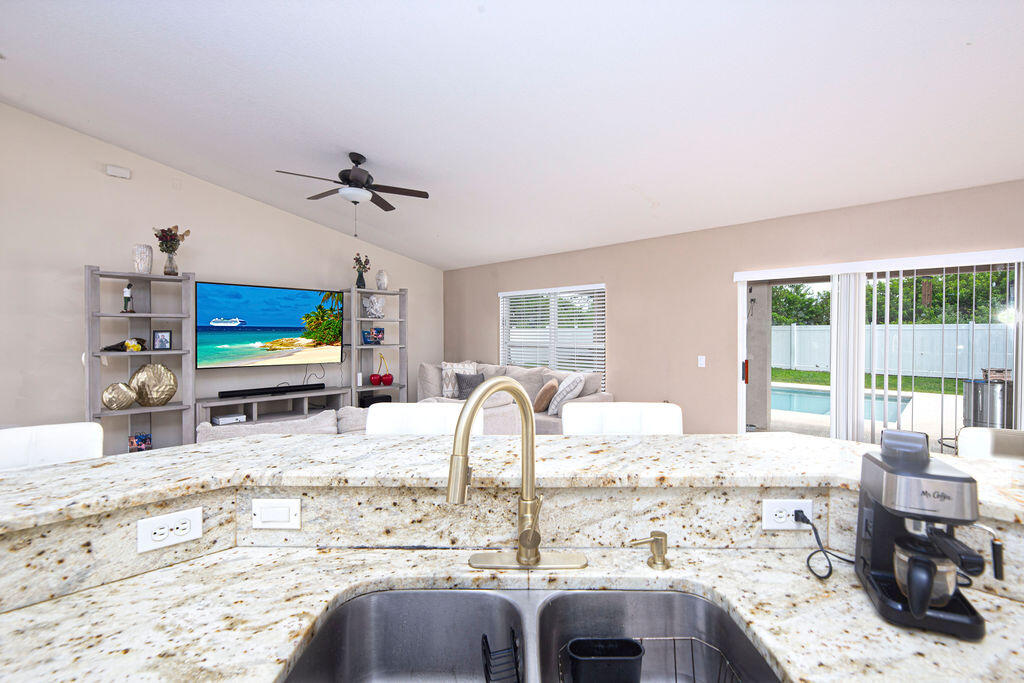 2606 Serenity Circle N Property Photo 16