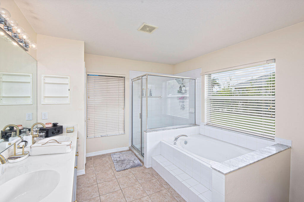 2606 Serenity Circle N Property Photo 21