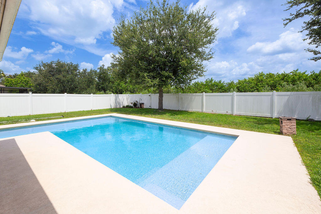 2606 Serenity Circle N Property Photo 27