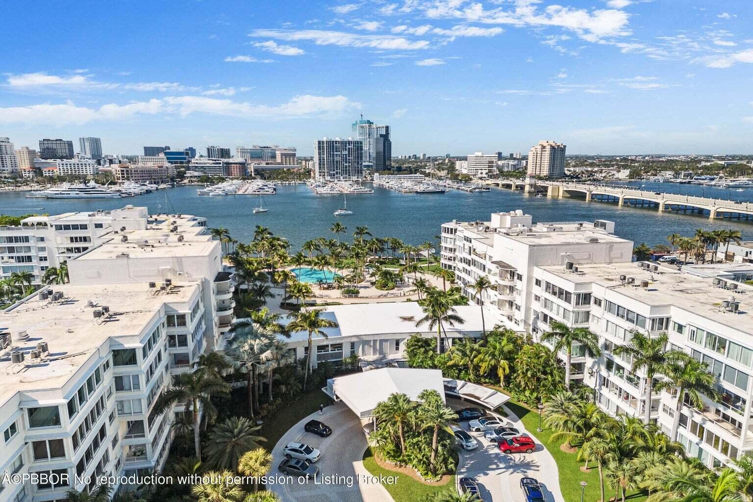44 Cocoanut Row 222b Property Photo 1