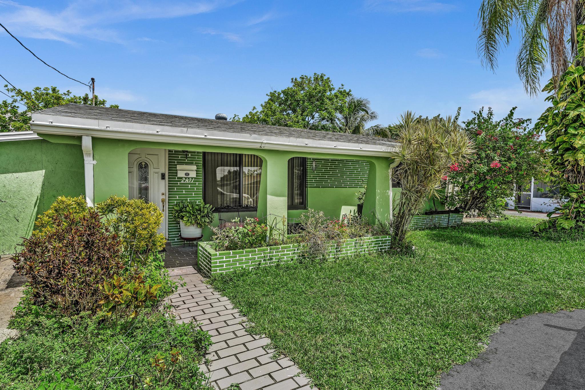 2131 Acapulco Drive Property Photo 1