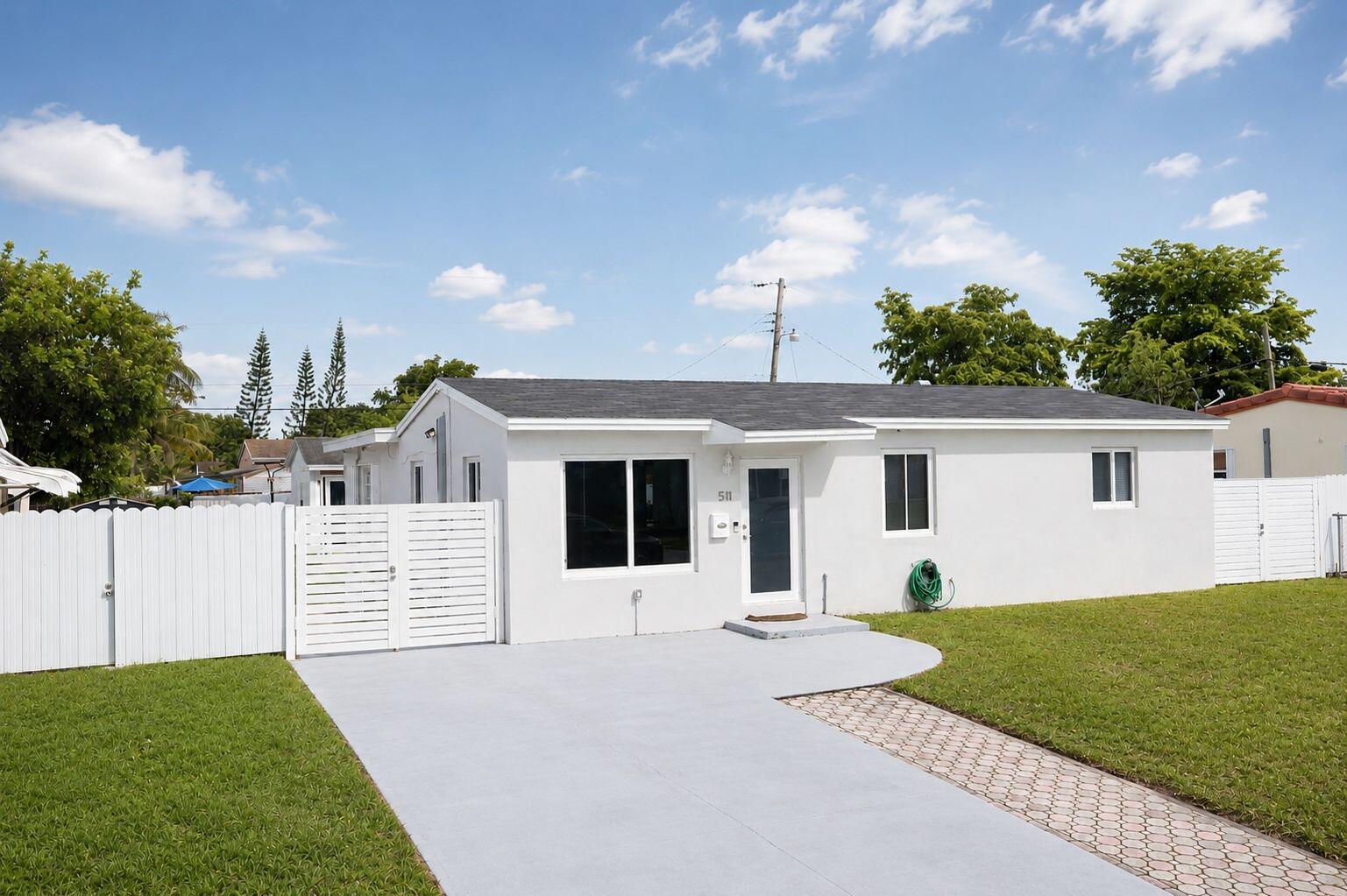 511 N 69th Way Property Photo 1