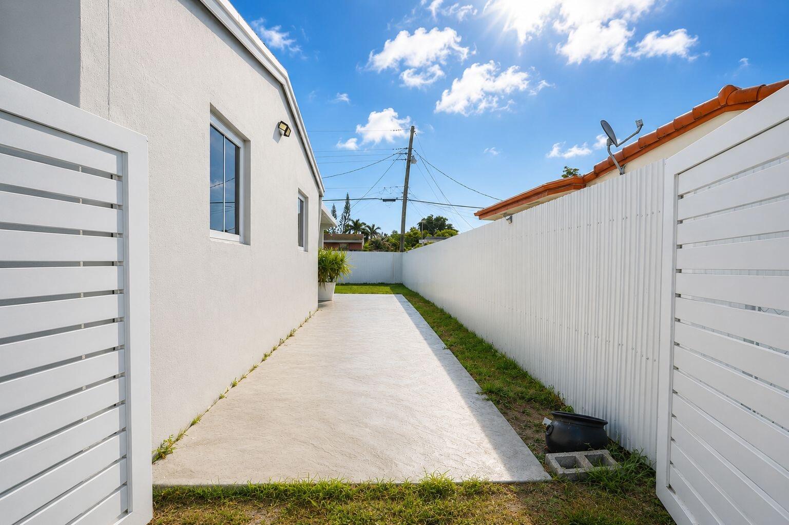 511 N 69th Way Property Photo 15