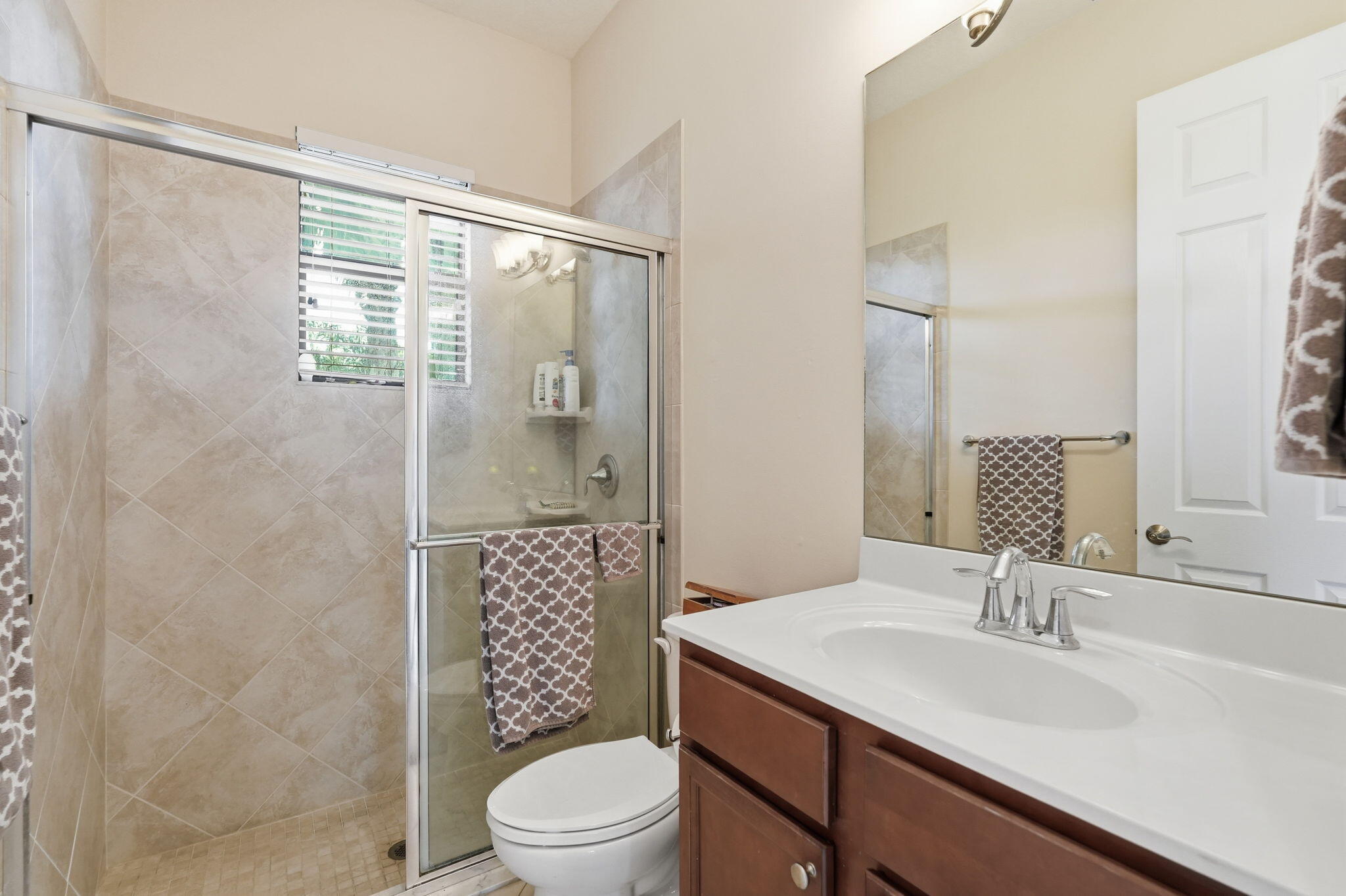2553 Nw Crystal Lake Drive Nw Property Photo 44