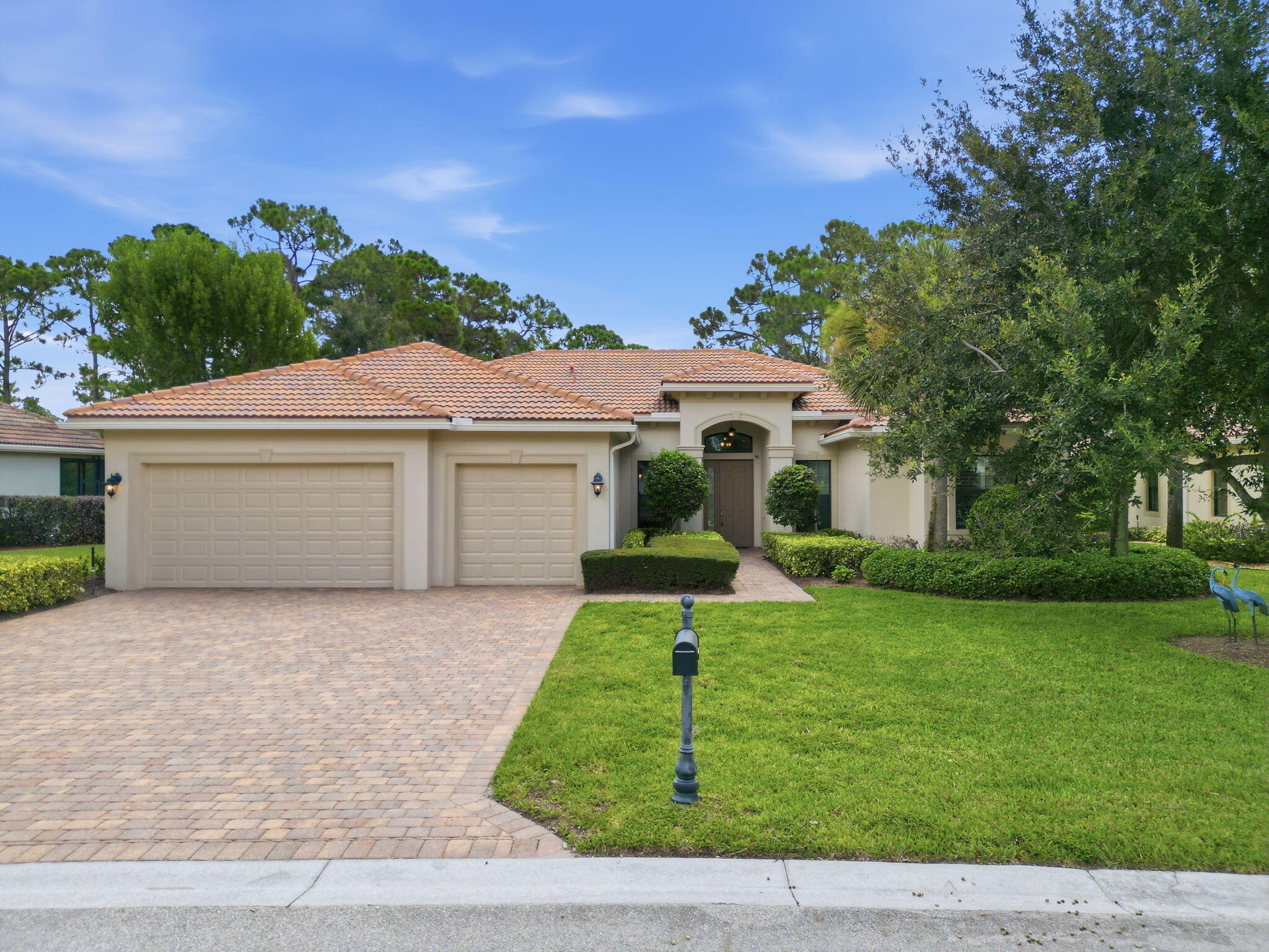 2553 Nw Crystal Lake Drive Nw Property Photo 60